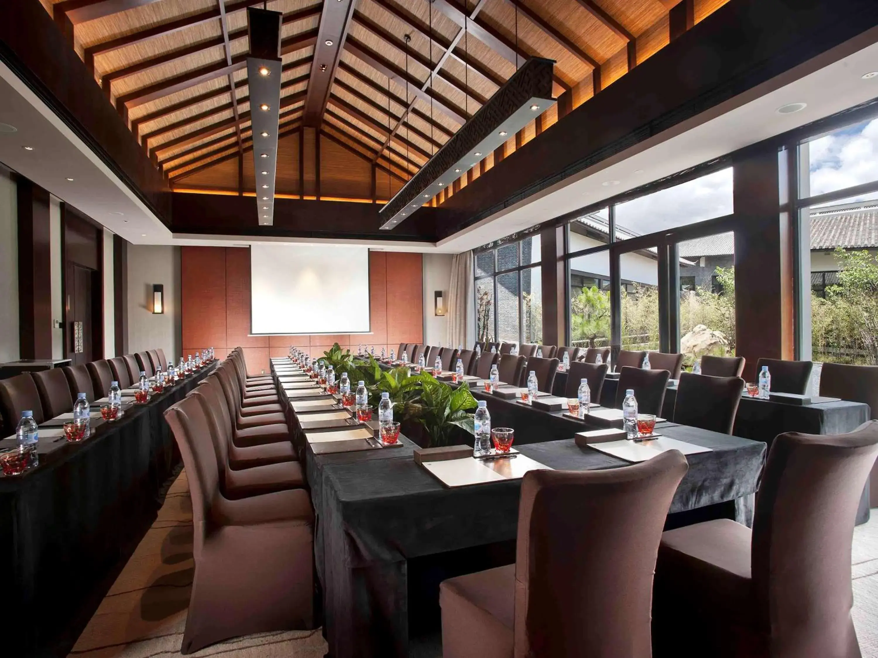 On site, Restaurant/Places to Eat in Pullman Lijiang Resort & Spa
