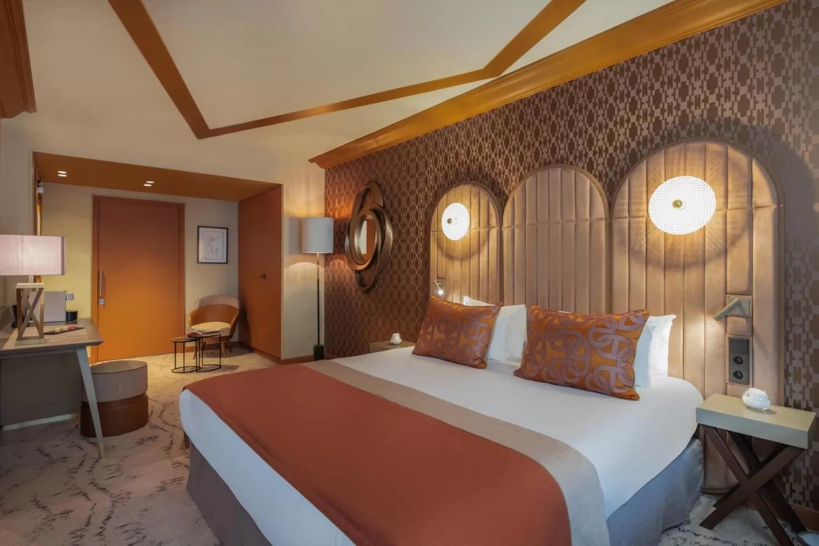 Photo of the whole room, Bed in Hôtel le Derby Alma by Inwood Hotels