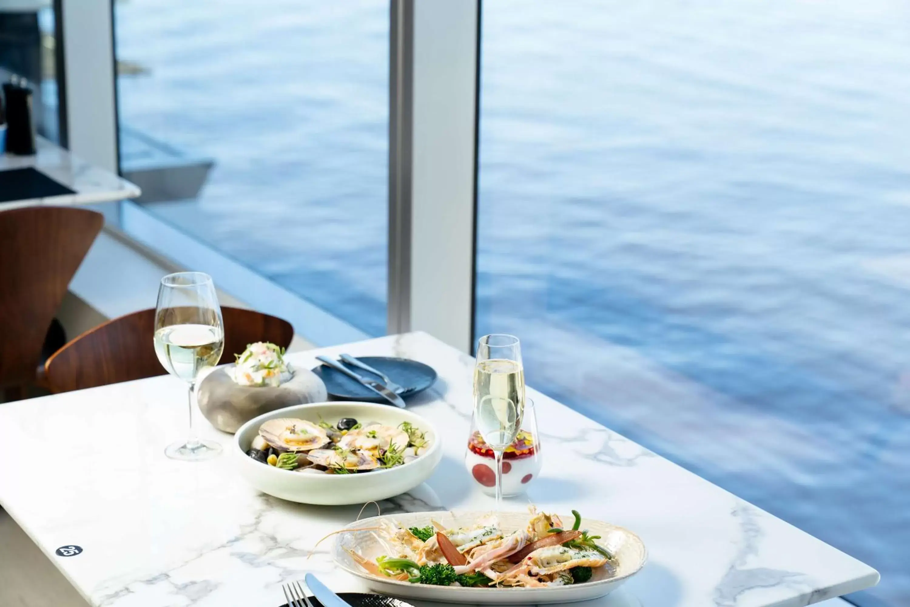Restaurant/places to eat in Doubletree By Hilton Perth Waterfront