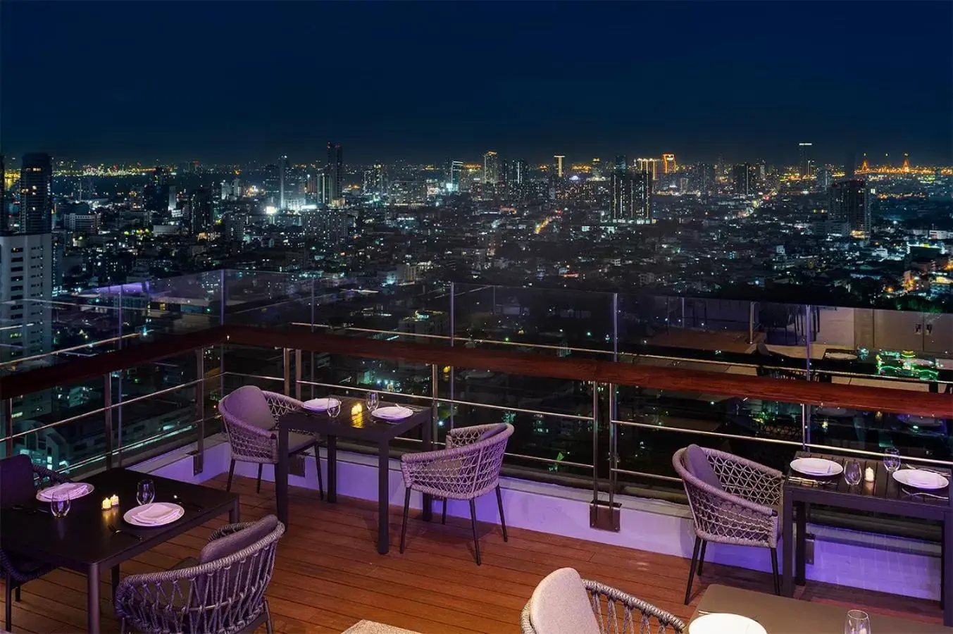 Restaurant/places to eat in Mode Sathorn Hotel - SHA Extra Plus
