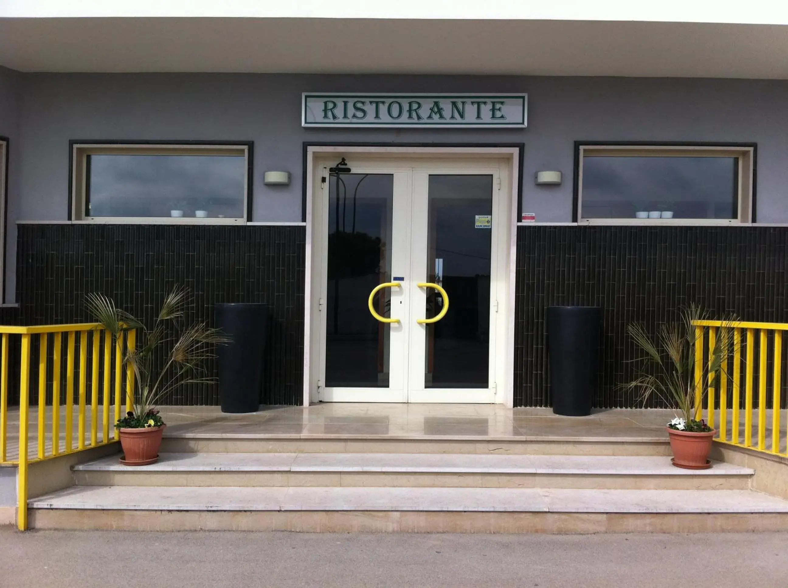 Restaurant/places to eat in Hotel Atleti