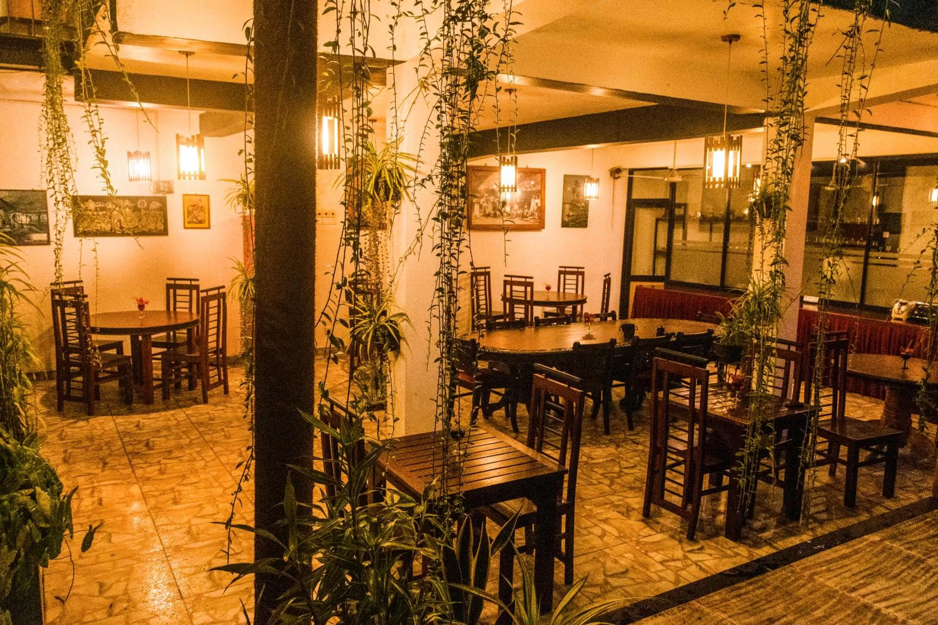 Restaurant/places to eat in Kandy Riverside Villa