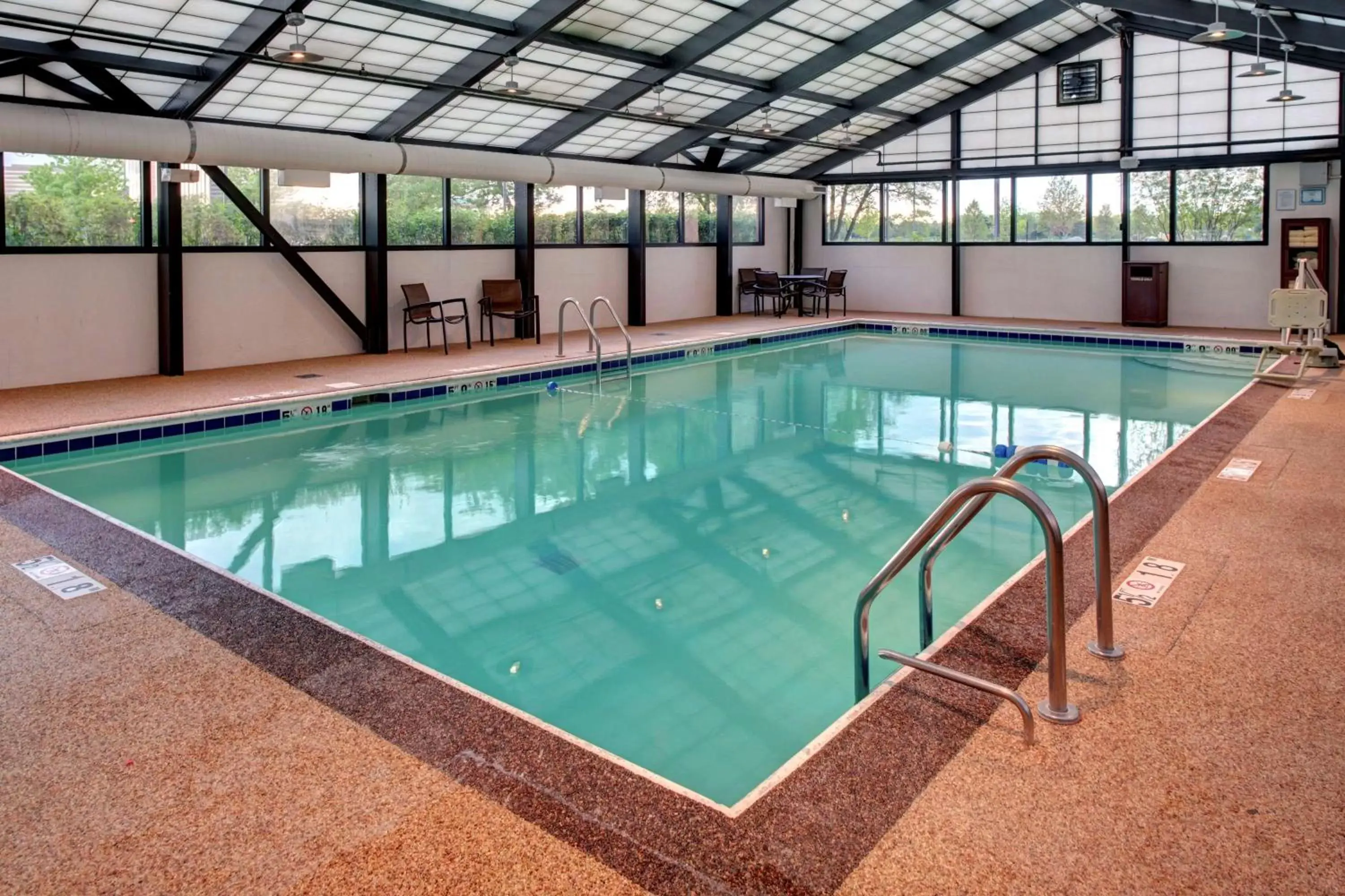 Activities, Swimming Pool in Hyatt Place Chicago/Itasca
