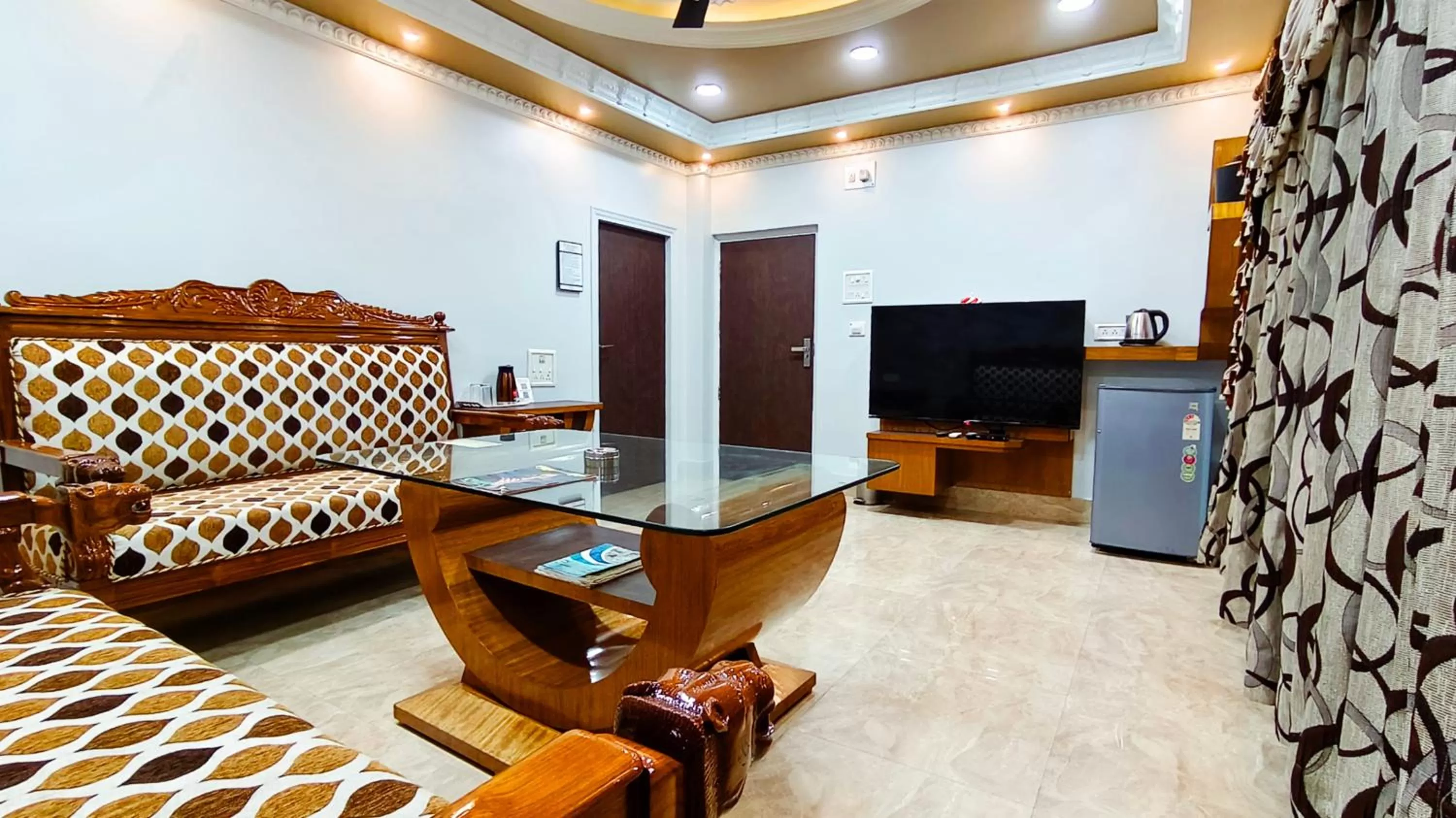 TV and multimedia, Seating Area in Hotel Samrat