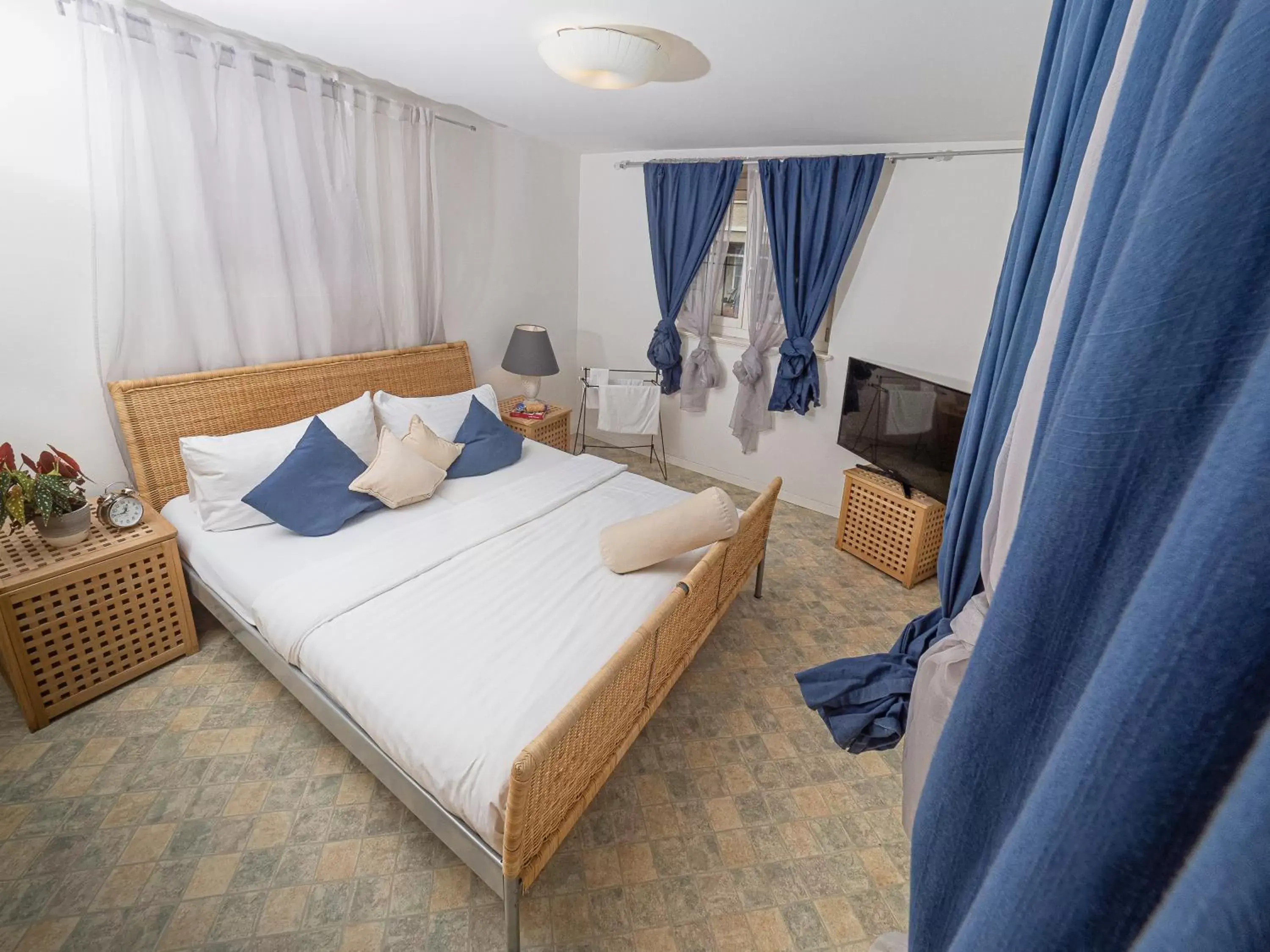 TV and multimedia, Bed in Hotel Rhyhof