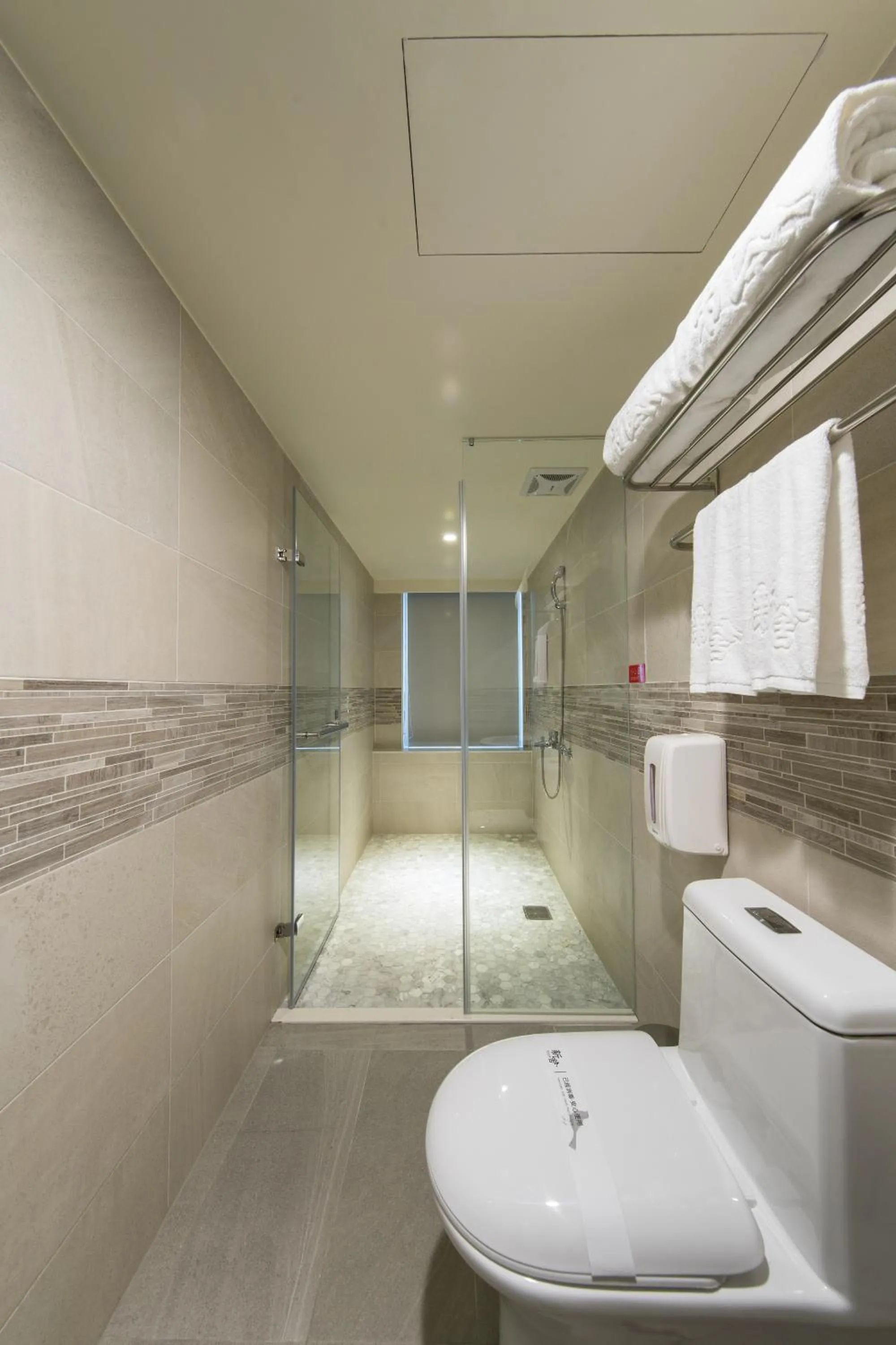 Shower in XinsheHotel - Chungli