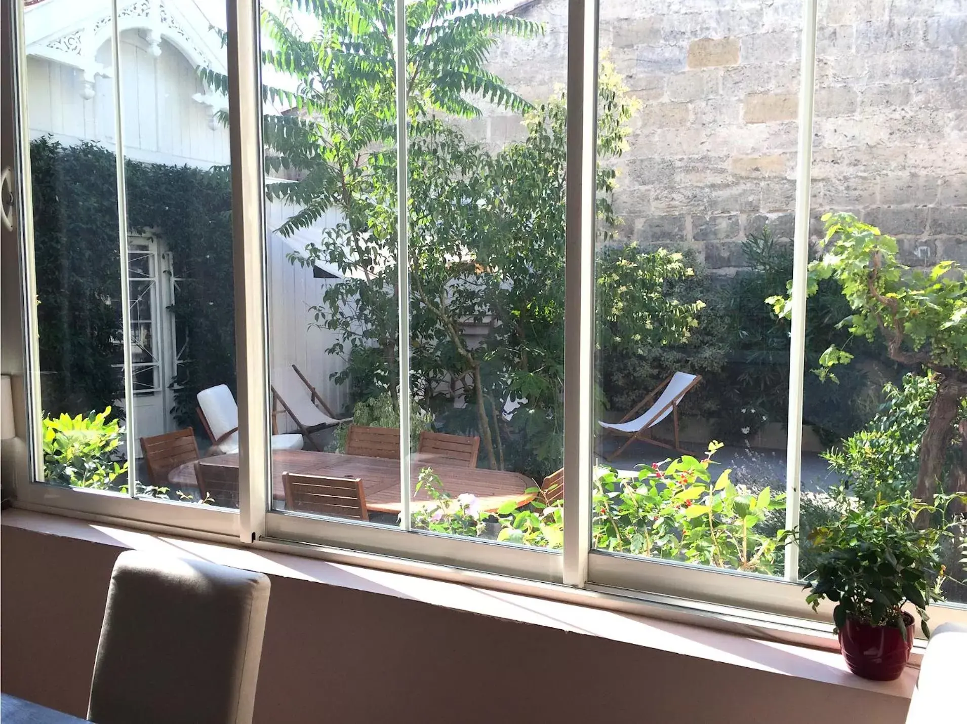 Garden view in B&B La Halte Montaigne