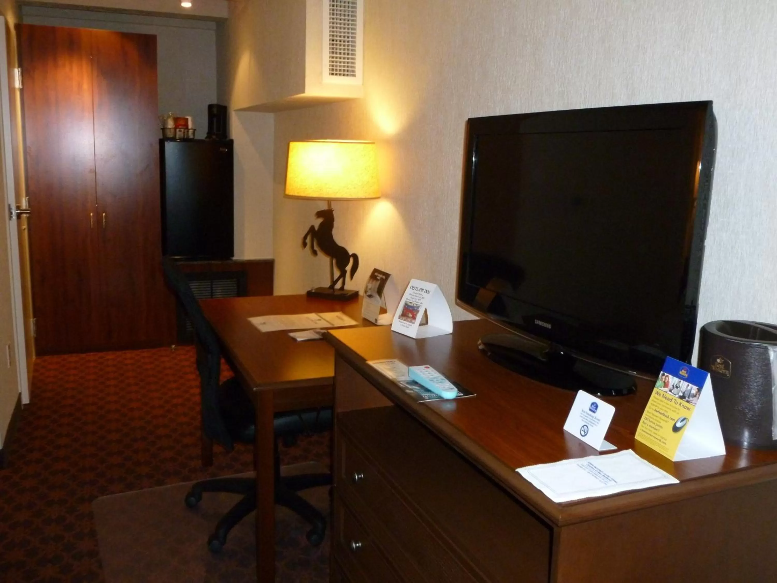 Queen Room - Disability Access/Non-Smoking in Best Western Outlaw Inn