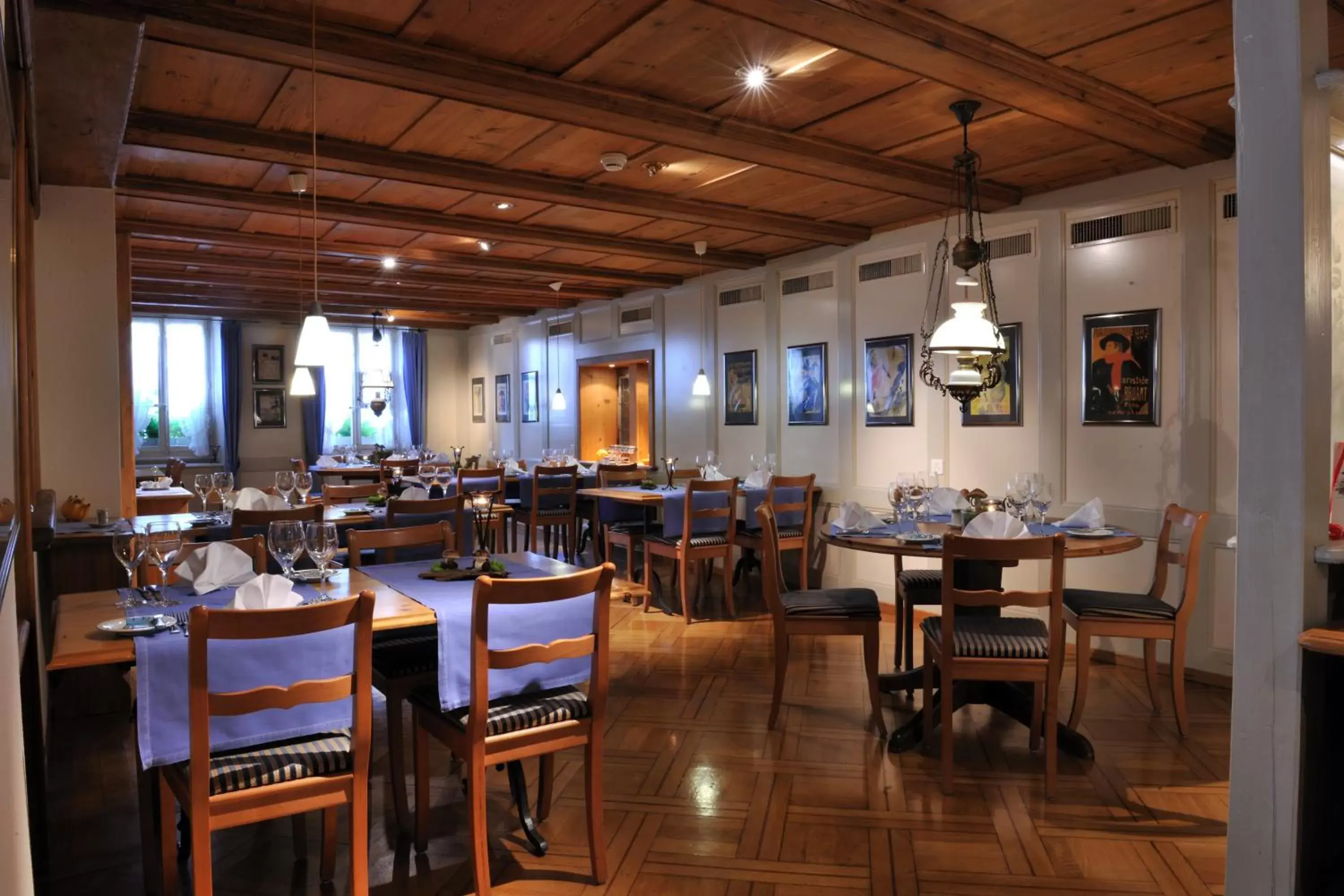 Restaurant/Places to Eat in Weisses Kreuz