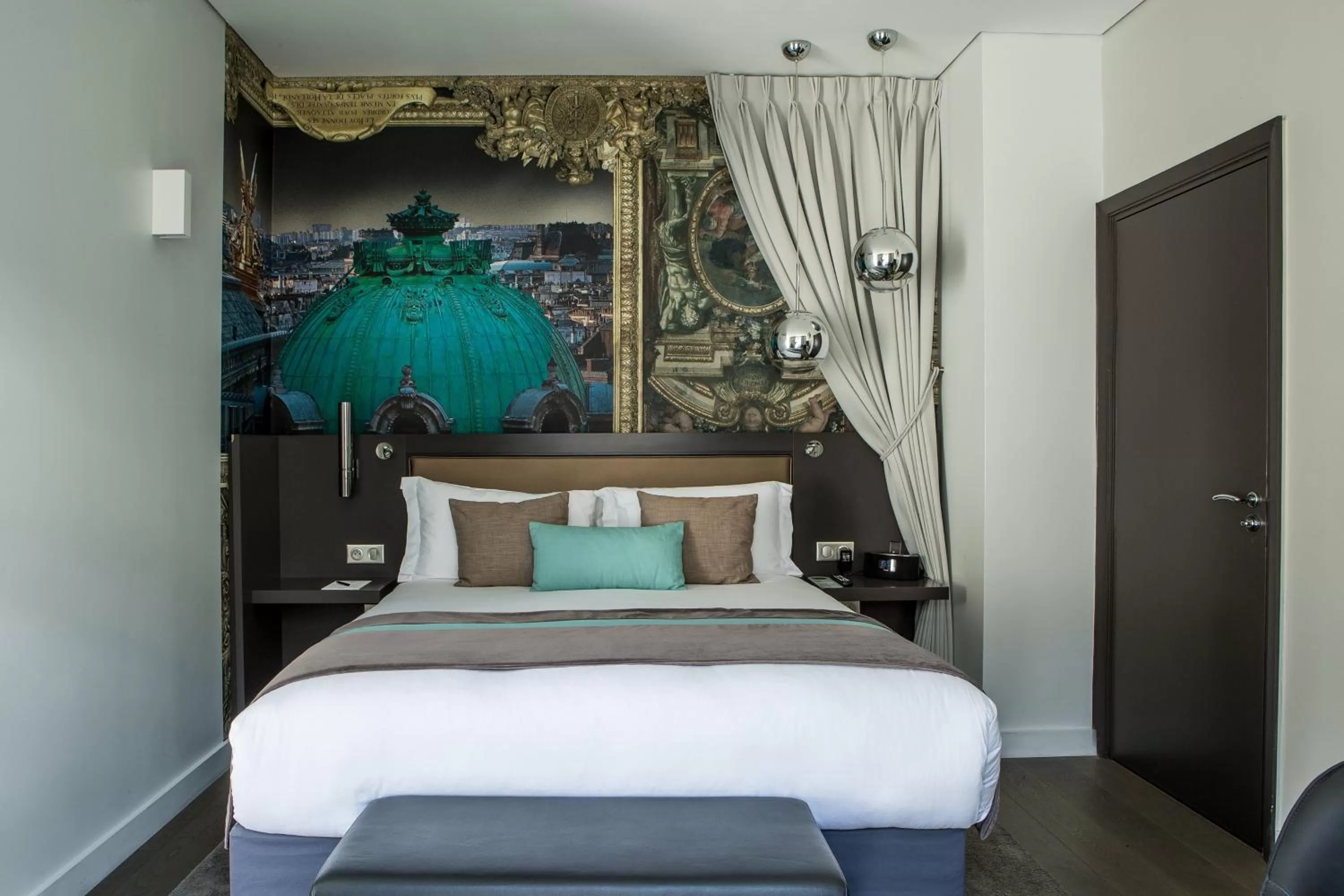 Photo of the whole room, Bed in Hotel Indigo Paris - Opera by IHG