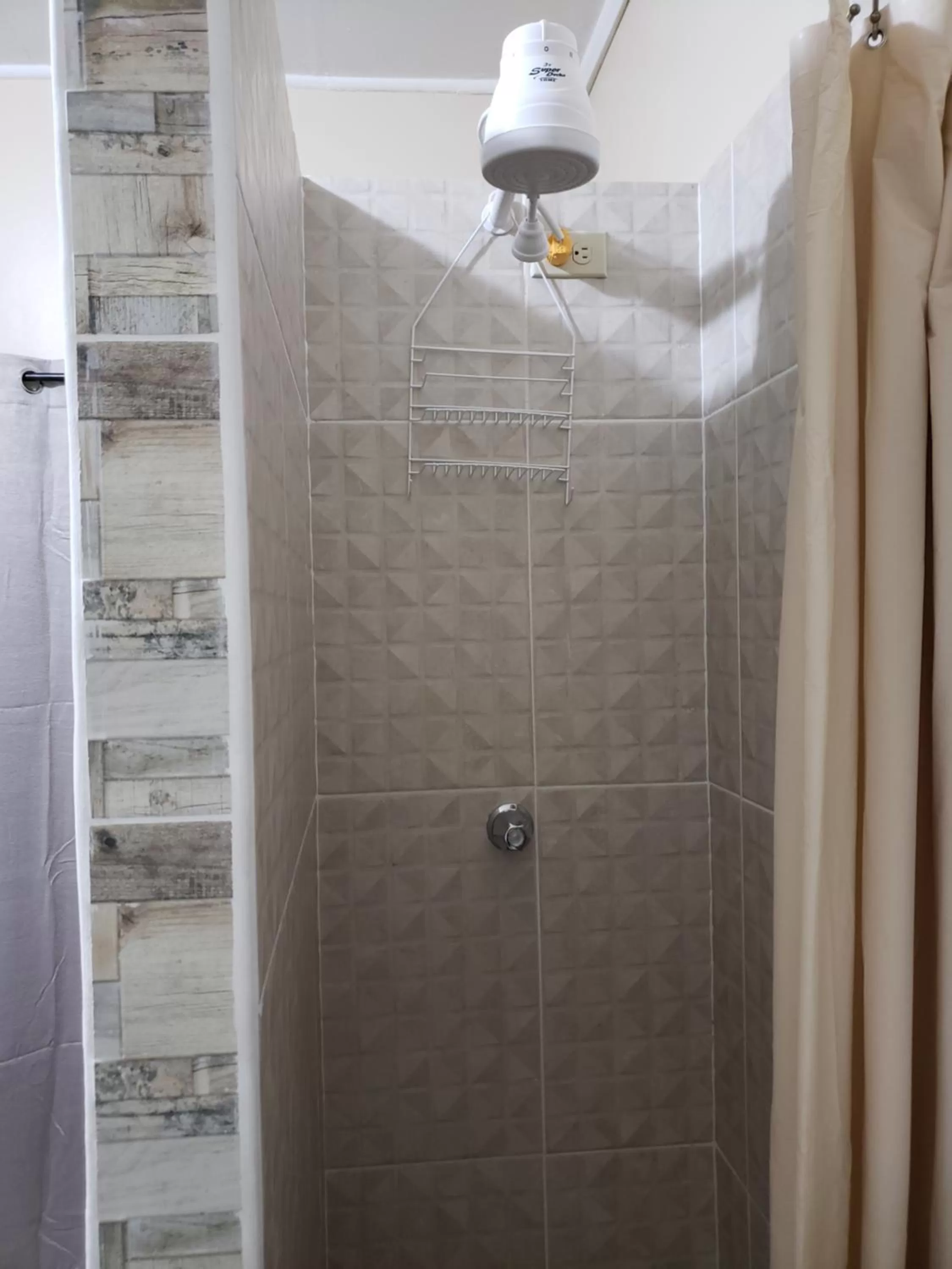 Shower in Casa Altamira