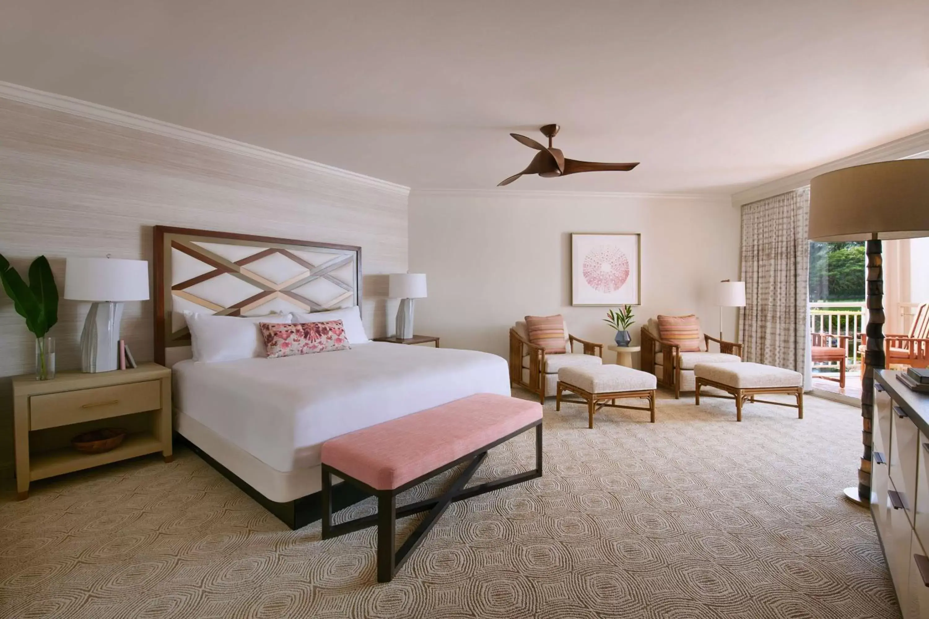 Living room in Grand Wailea Resort Hotel & Spa, A Waldorf Astoria Resort