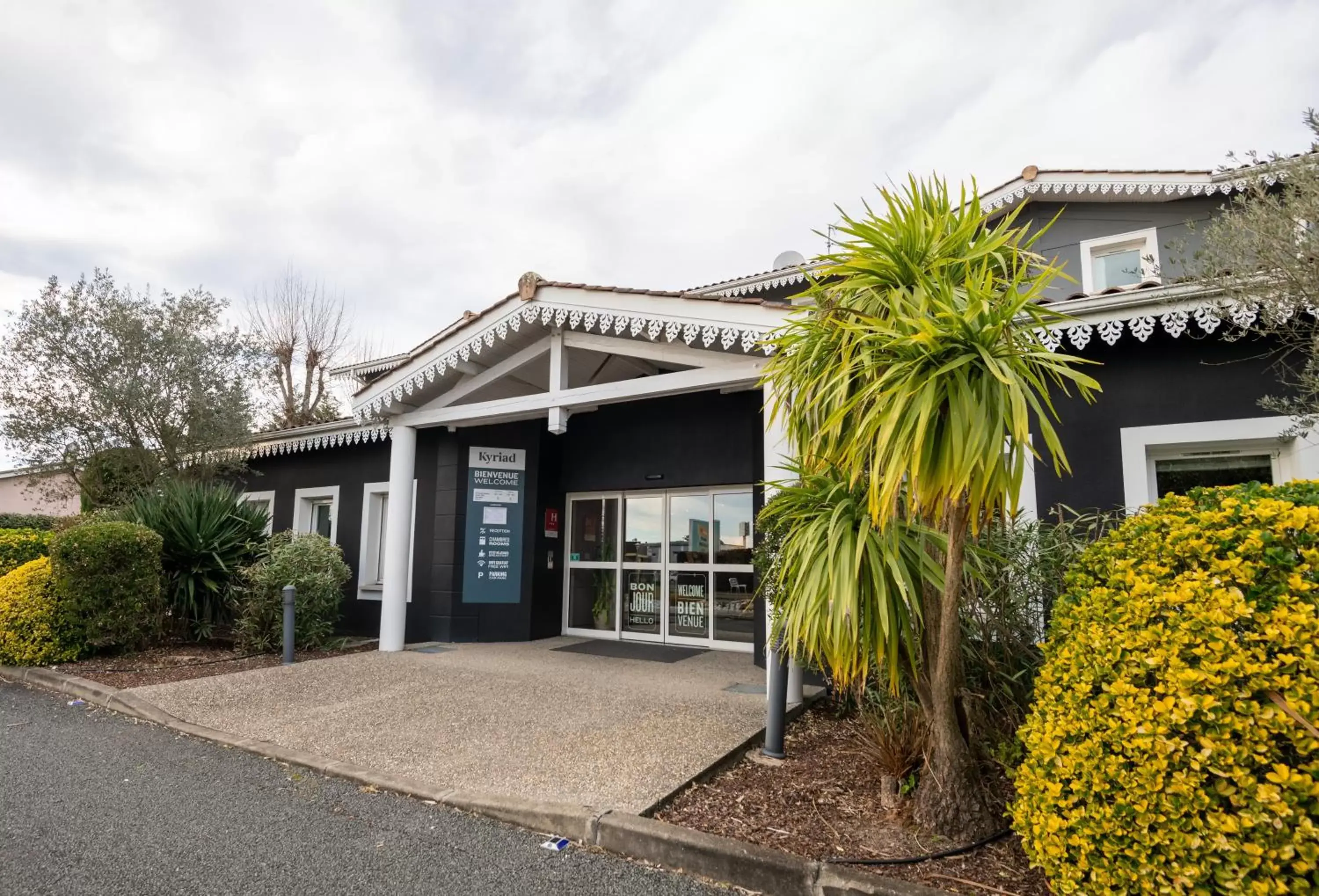 Property building in KYRIAD BORDEAUX SUD - Villenave d'Ornon Property building in KYRIAD BORDEAUX SUD - Villenave d'Ornon