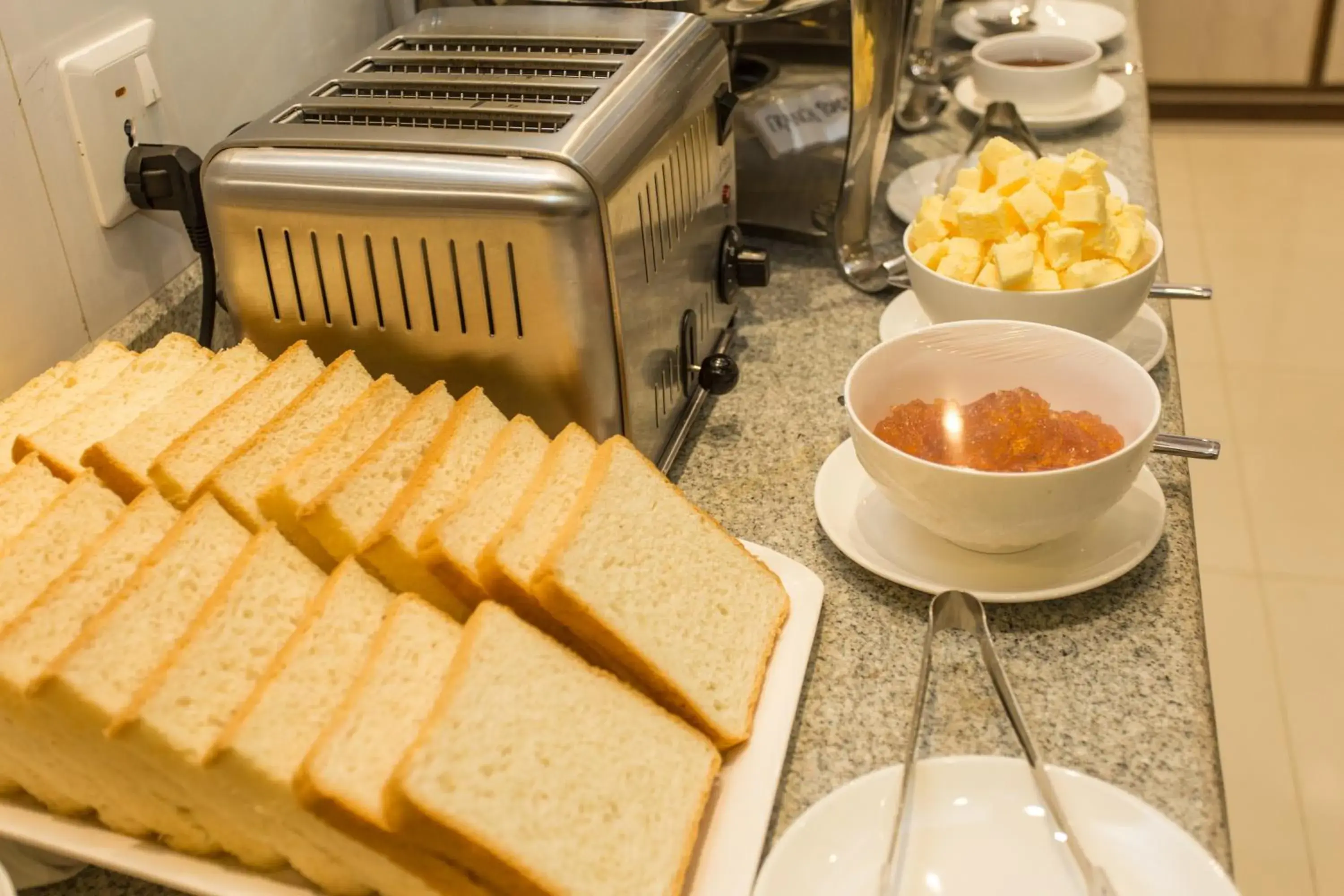 American breakfast, Food in Hotel White Pearl