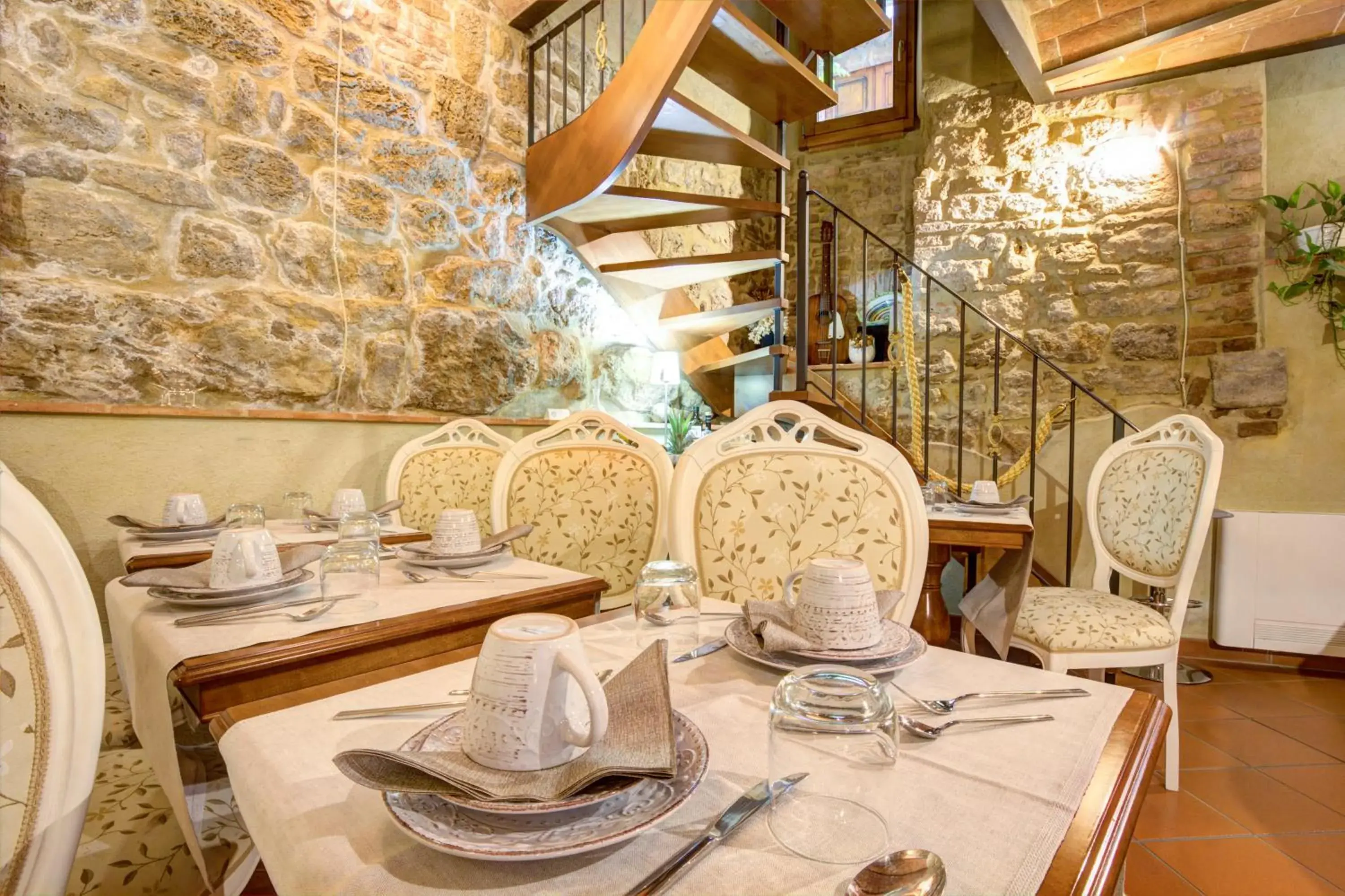 Breakfast, Restaurant/Places to Eat in Hotel Volterra In
