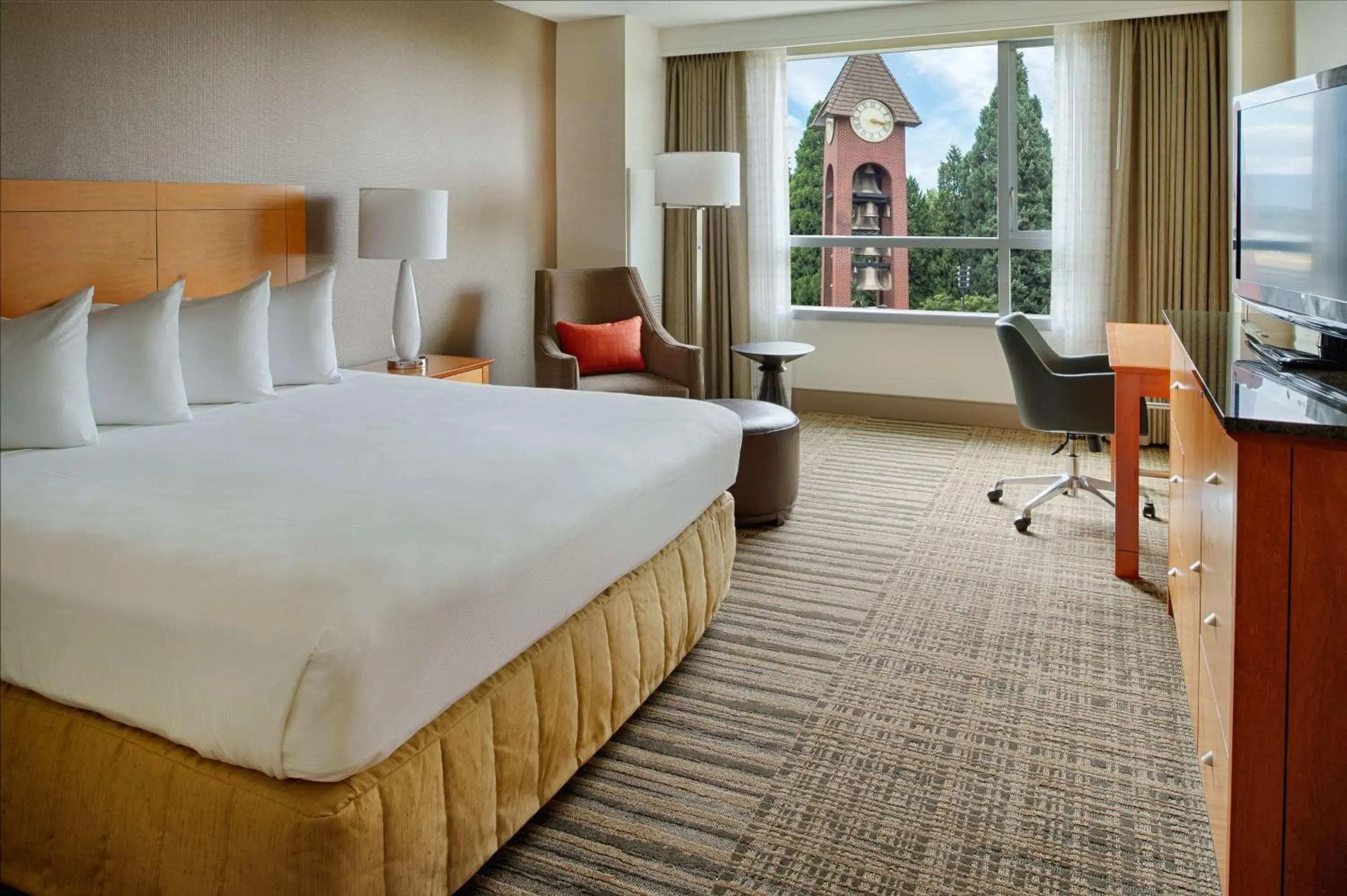 Bed in Hilton Vancouver Washington