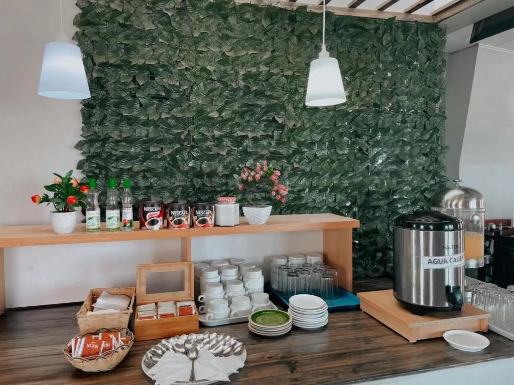 Coffee/tea facilities in Hotel Plaza Colon