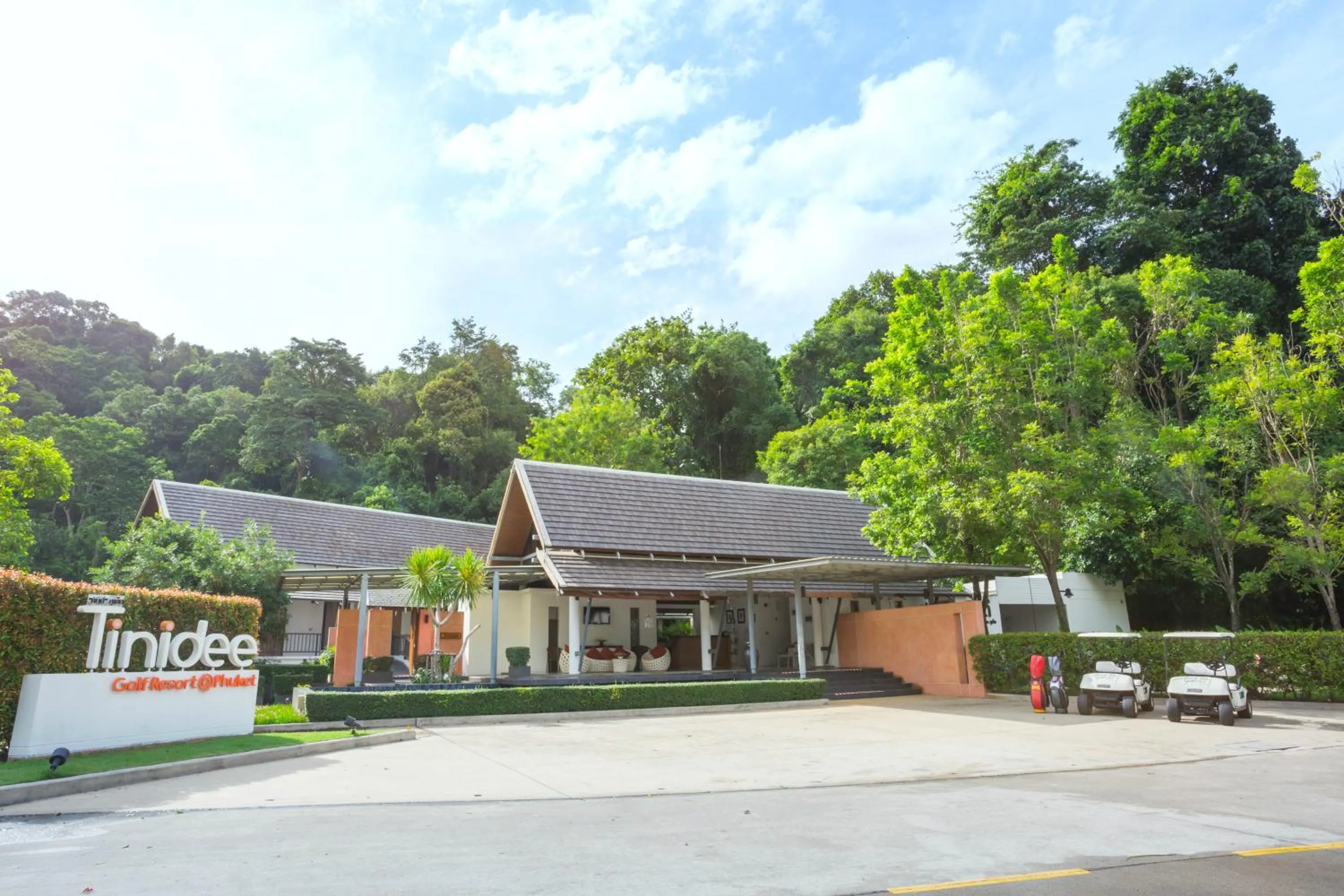 Property building in Tinidee Golf Resort Phuket