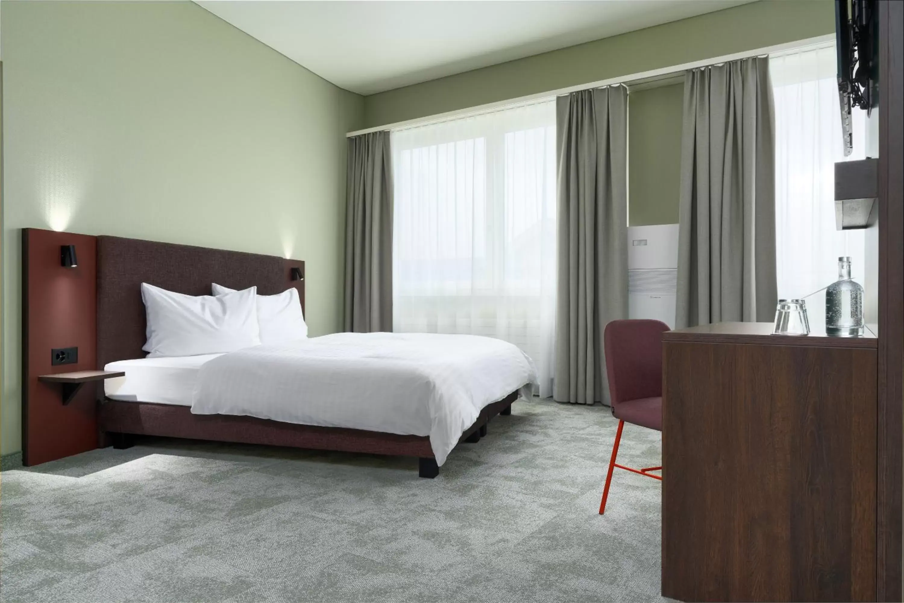 Bedroom, Bed in b-smart hotel Schönenwerd