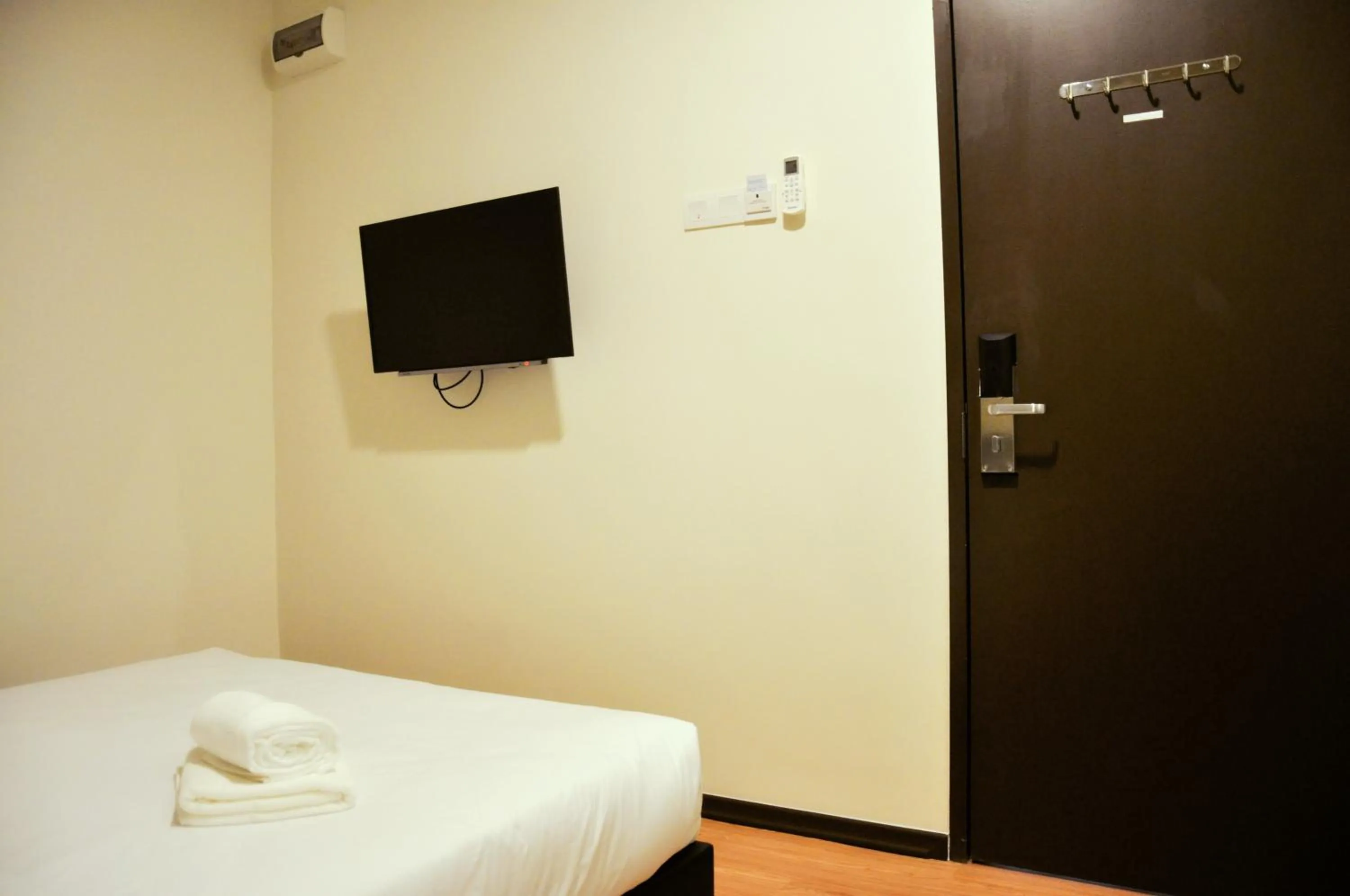 Bedroom, Bed in Gem Hotel Nusa Sentral Nusajaya