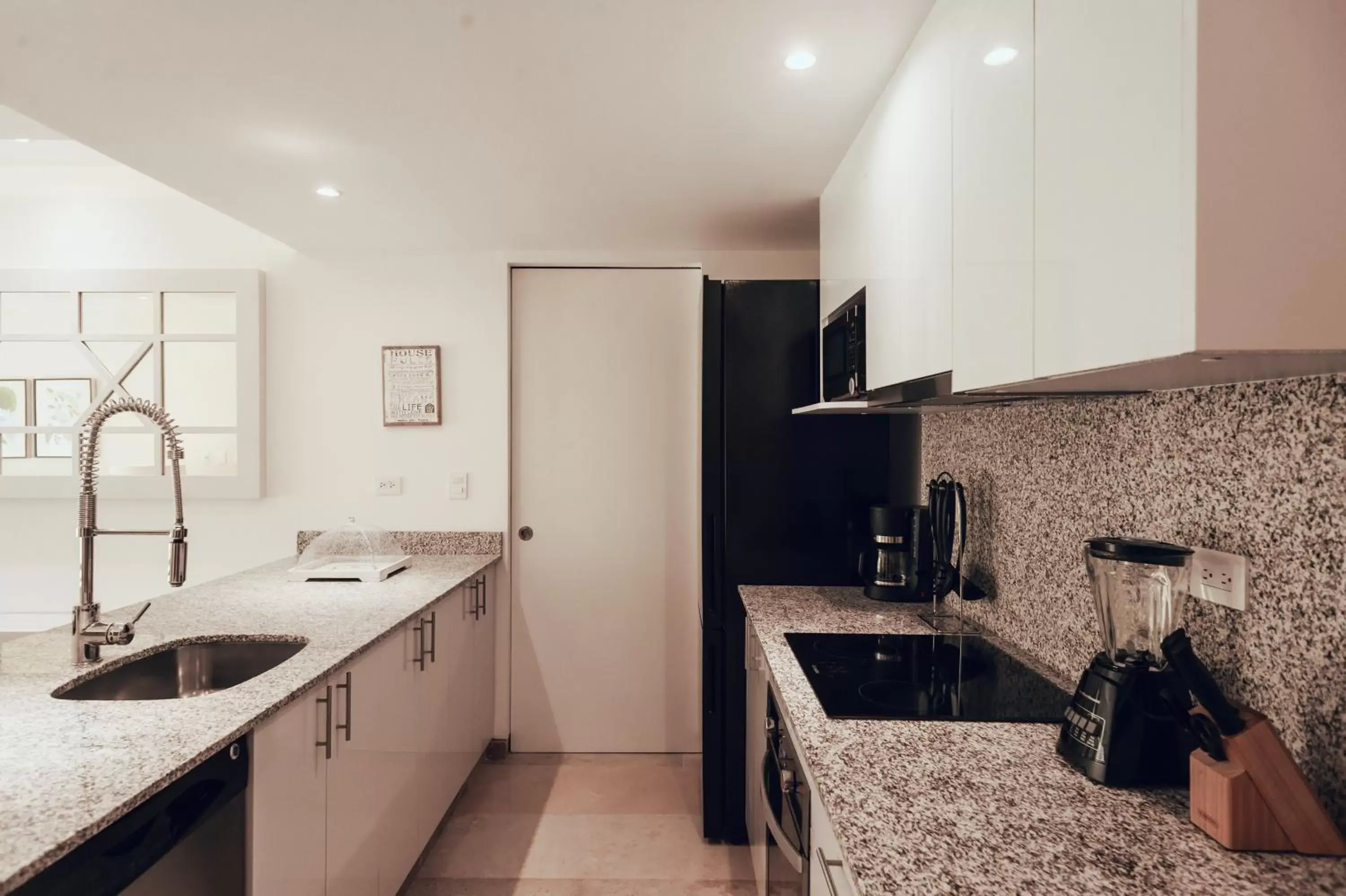 Kitchen or kitchenette, Kitchen/Kitchenette in Antera Hotel & Residences