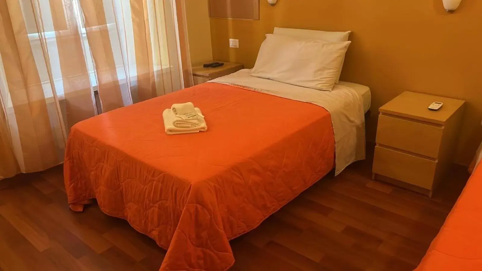 Double Room with Private Bathroom in AmareRomaRooms Double Room with Private Bathroom in AmareRomaRooms