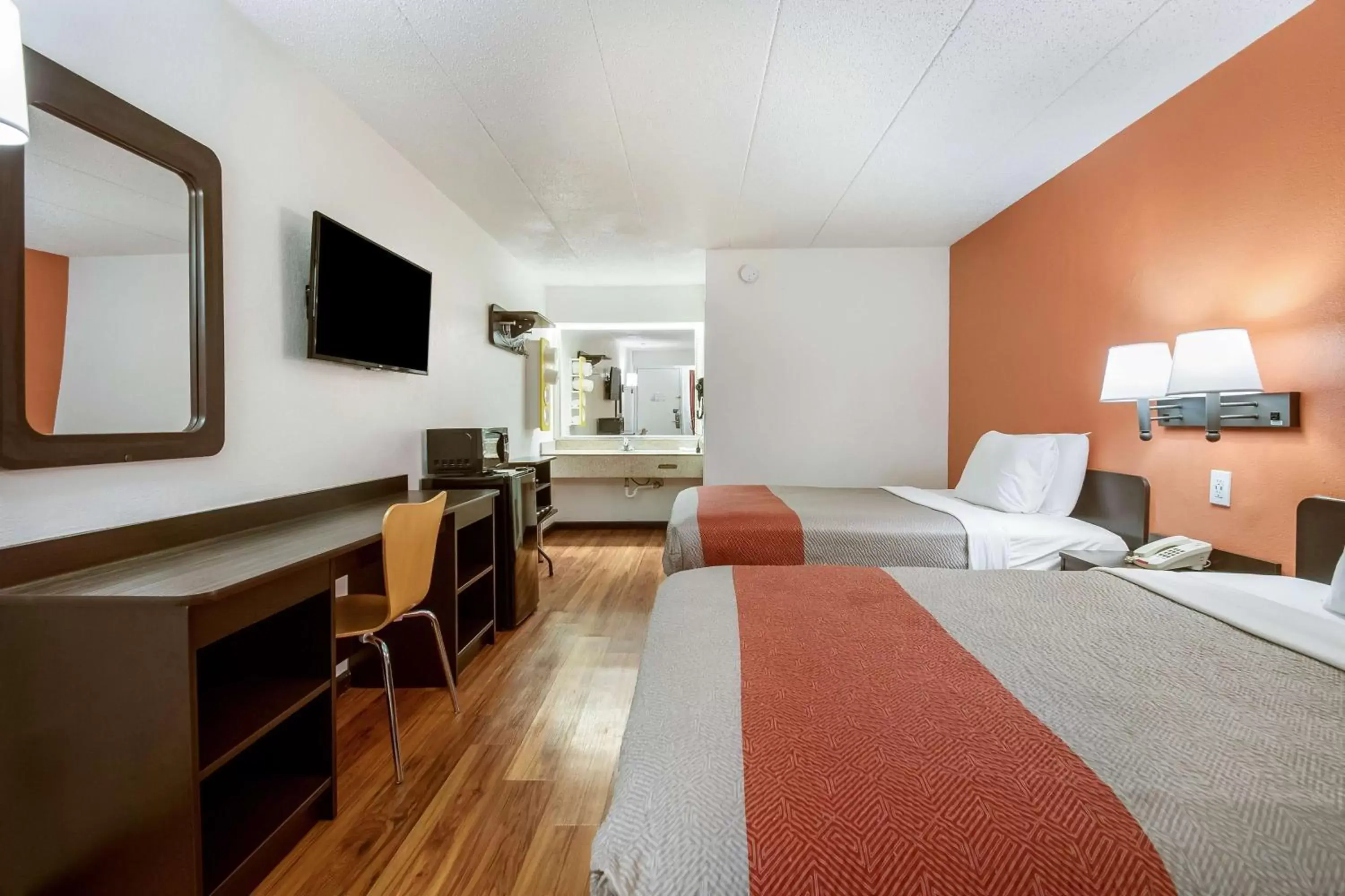 TV and multimedia in Motel 6-Grove City, OH