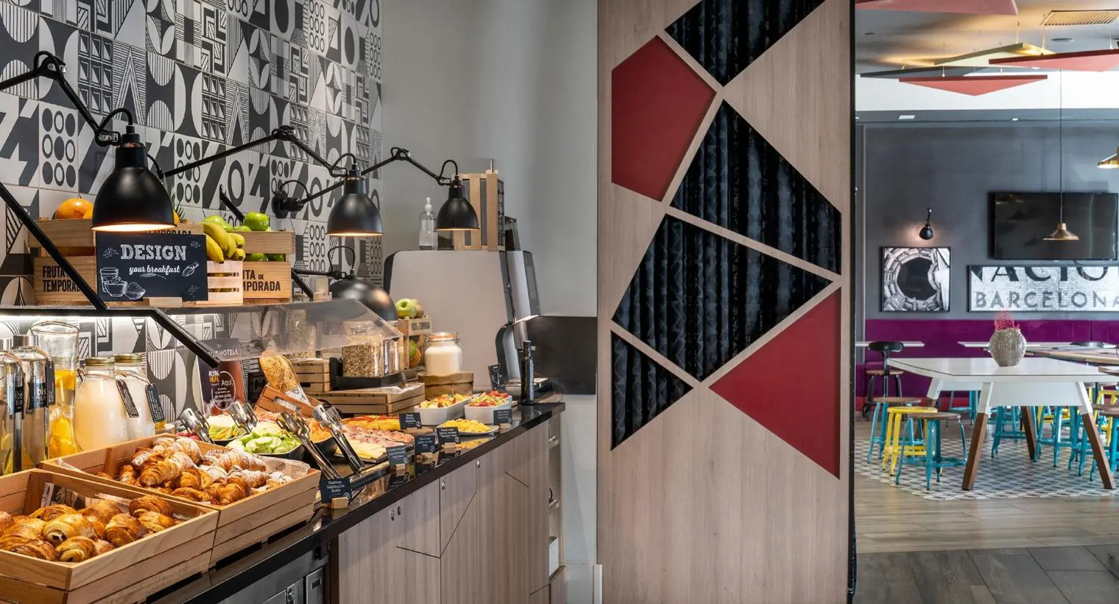 Restaurant/places to eat in ibis Styles Barcelona City Bogatell