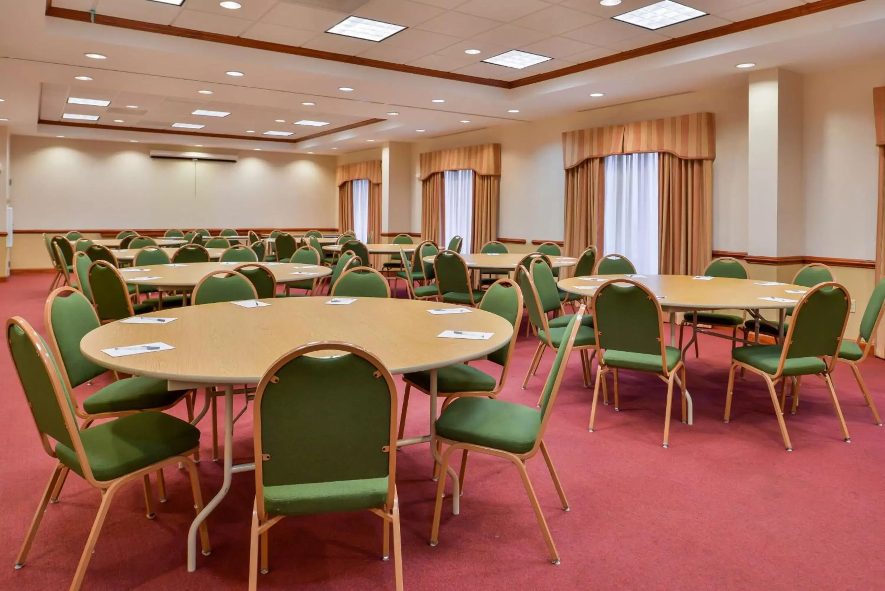 Meeting/conference room in Hampton Inn Emporia