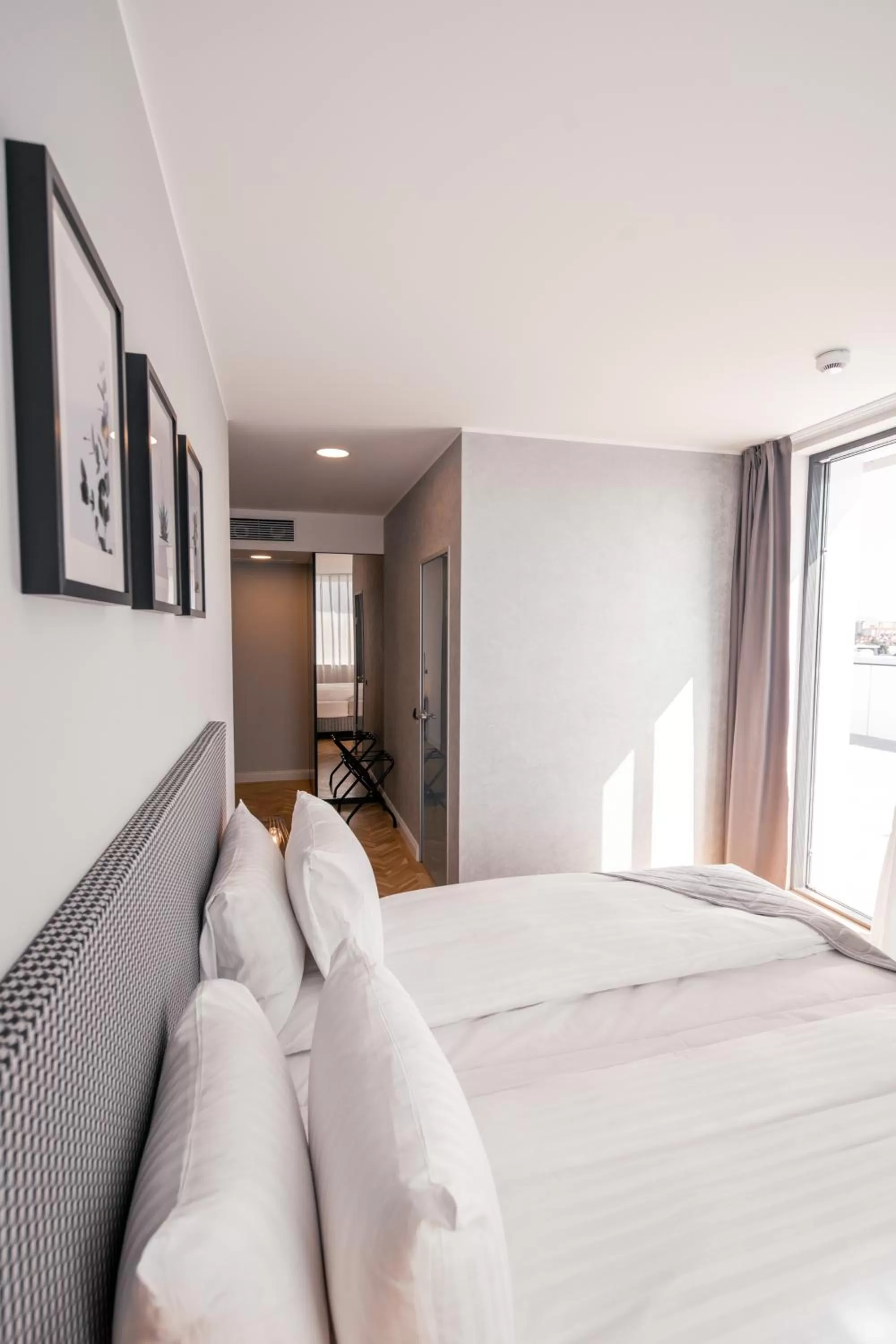 Bed in Hermanns Hotel & Spa Sibiu