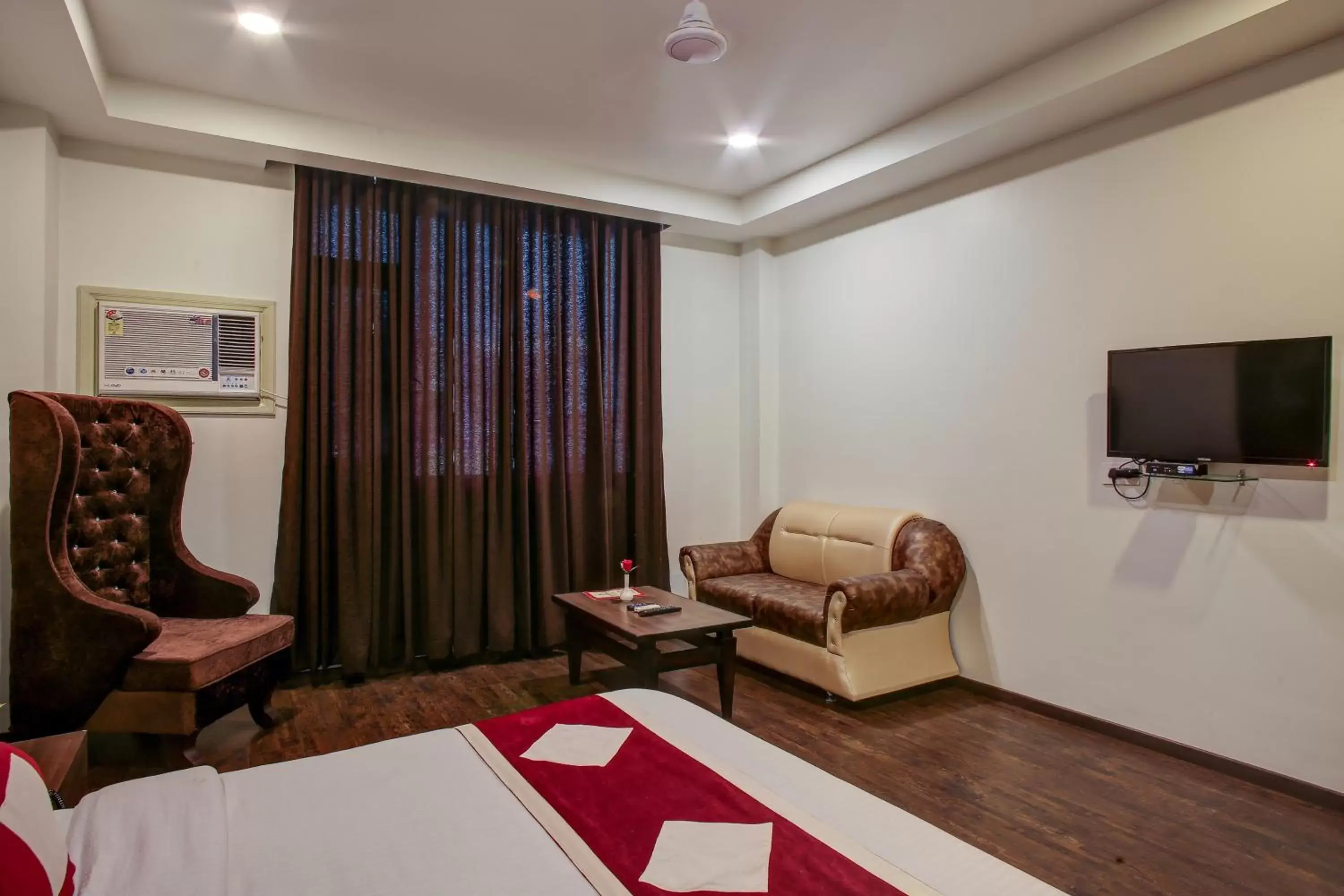 Dining area, Seating Area in Hotel The Royal Krishna