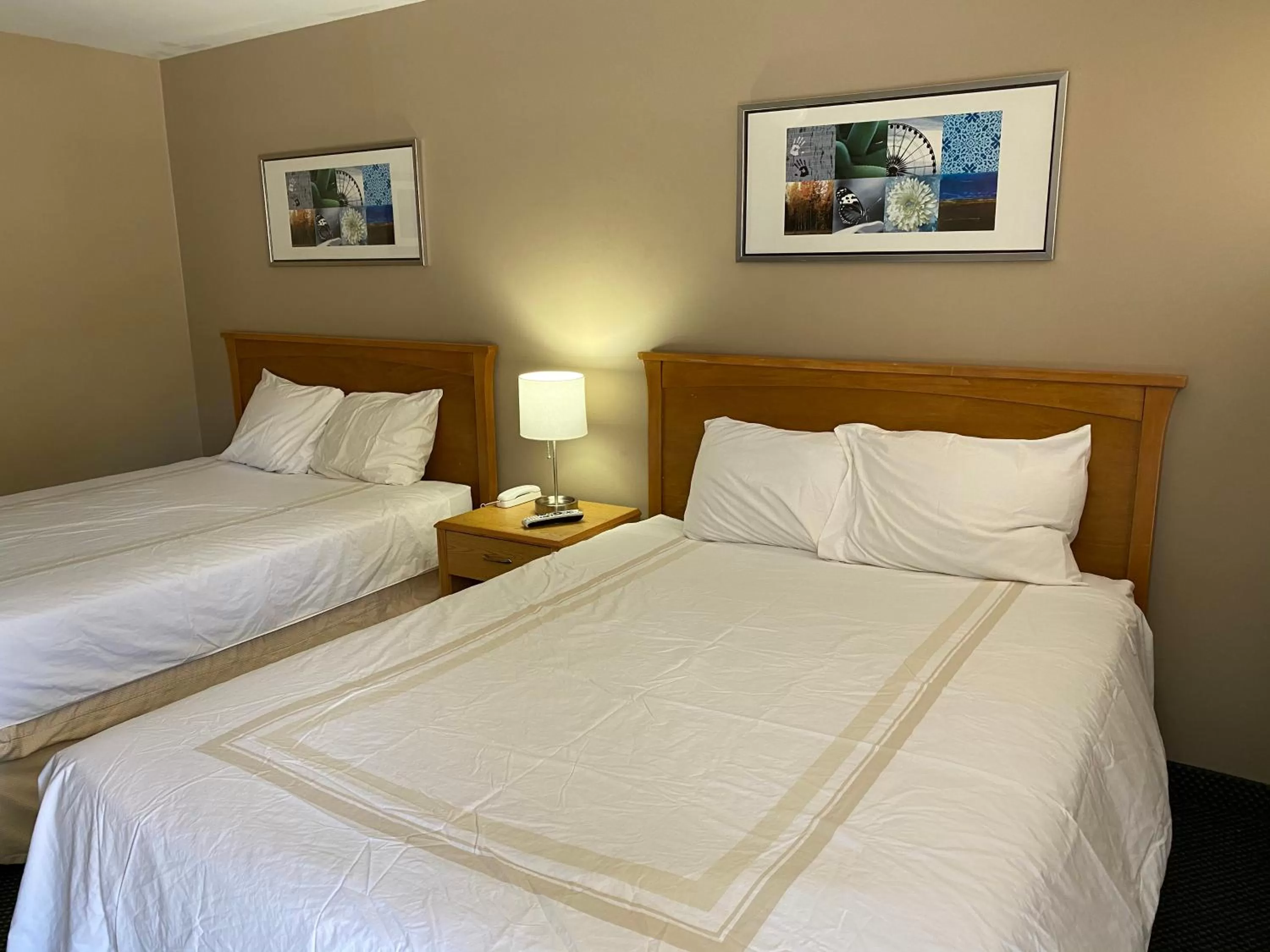 Bed in Diamond Motel - Abilene