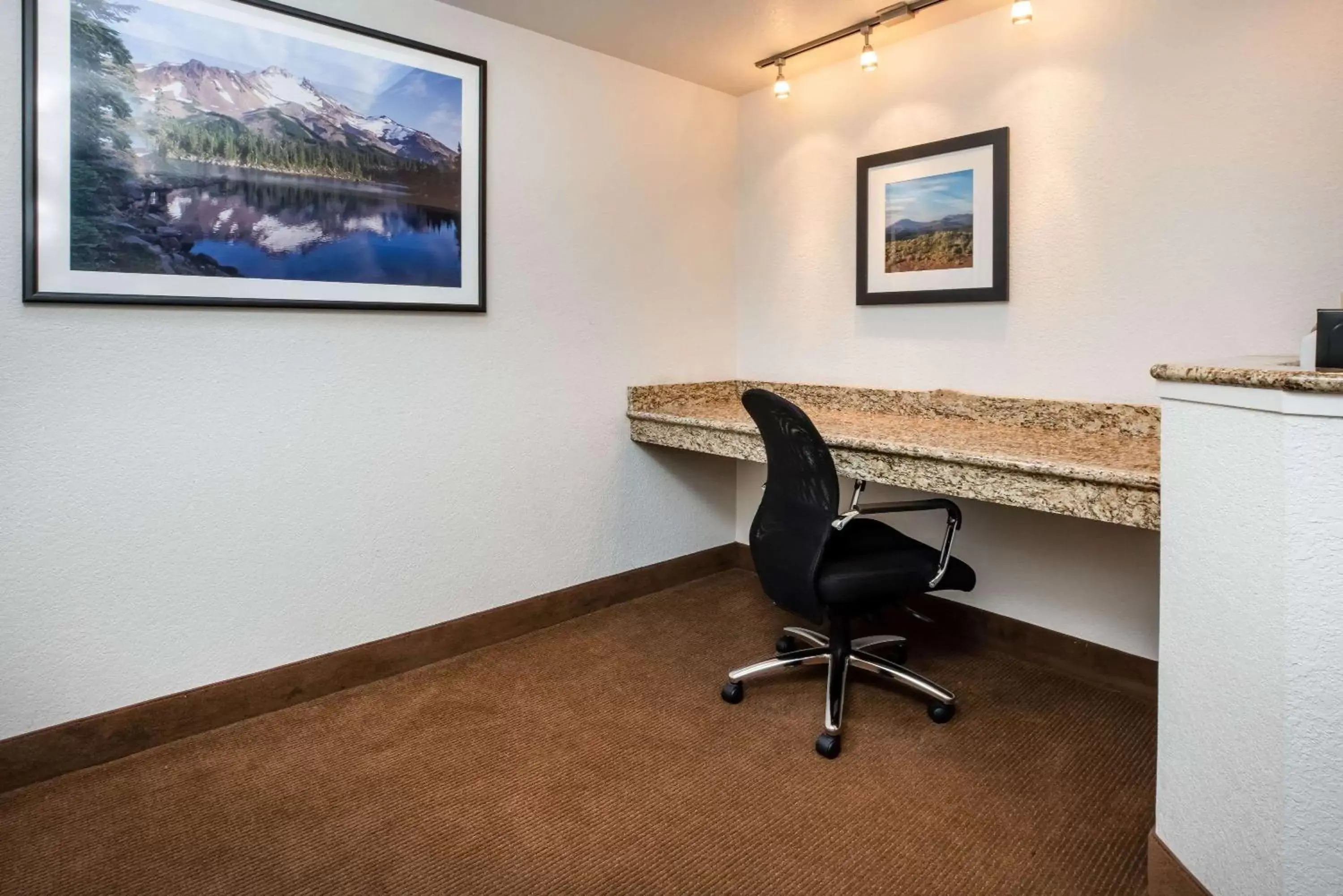 Executive King Room in La Quinta Inn by Wyndham Bend Executive King Room in La Quinta Inn by Wyndham Bend