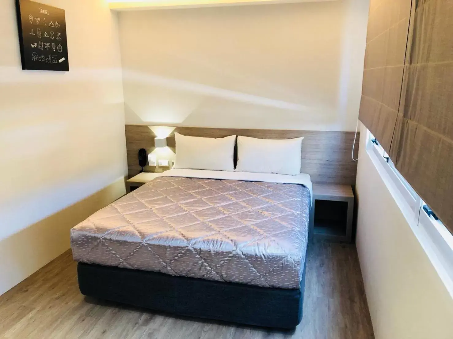 Bedroom, Bed in Chance Hotel Bedroom, Bed in Chance Hotel