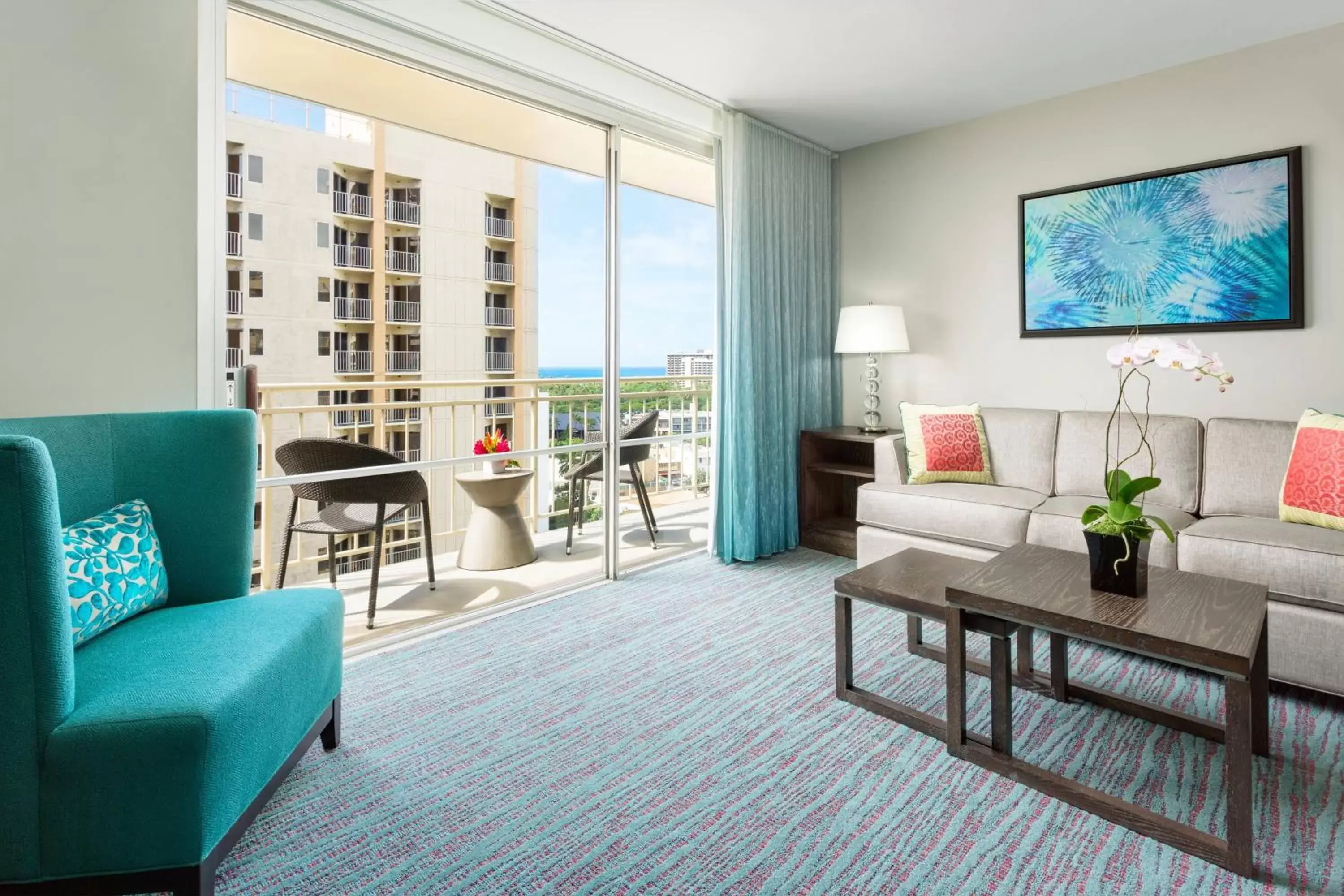 Bedroom, Seating Area in Courtyard by Marriott Waikiki Beach