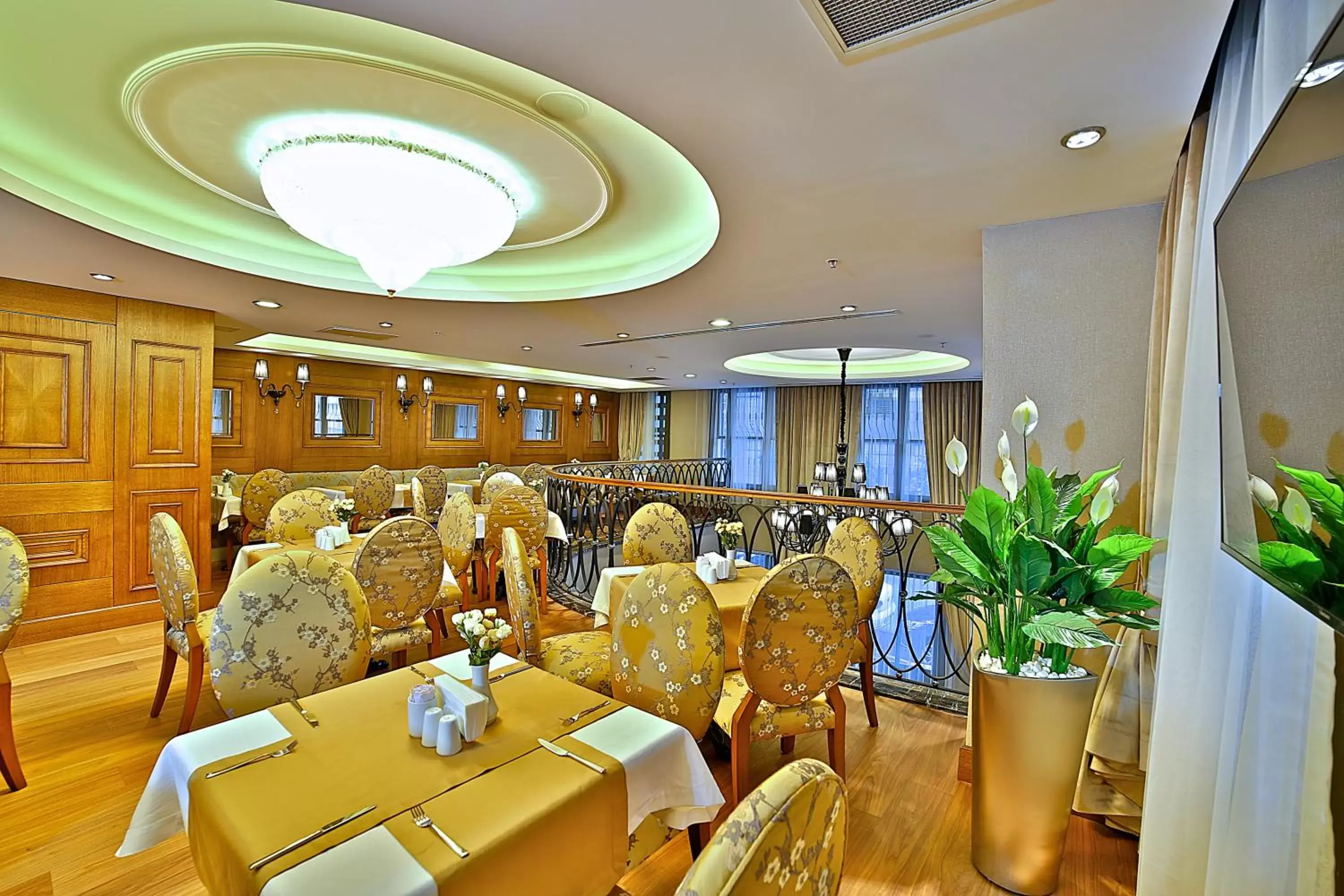 Dining area, Restaurant/Places to Eat in Adelmar Hotel Istanbul Sisli