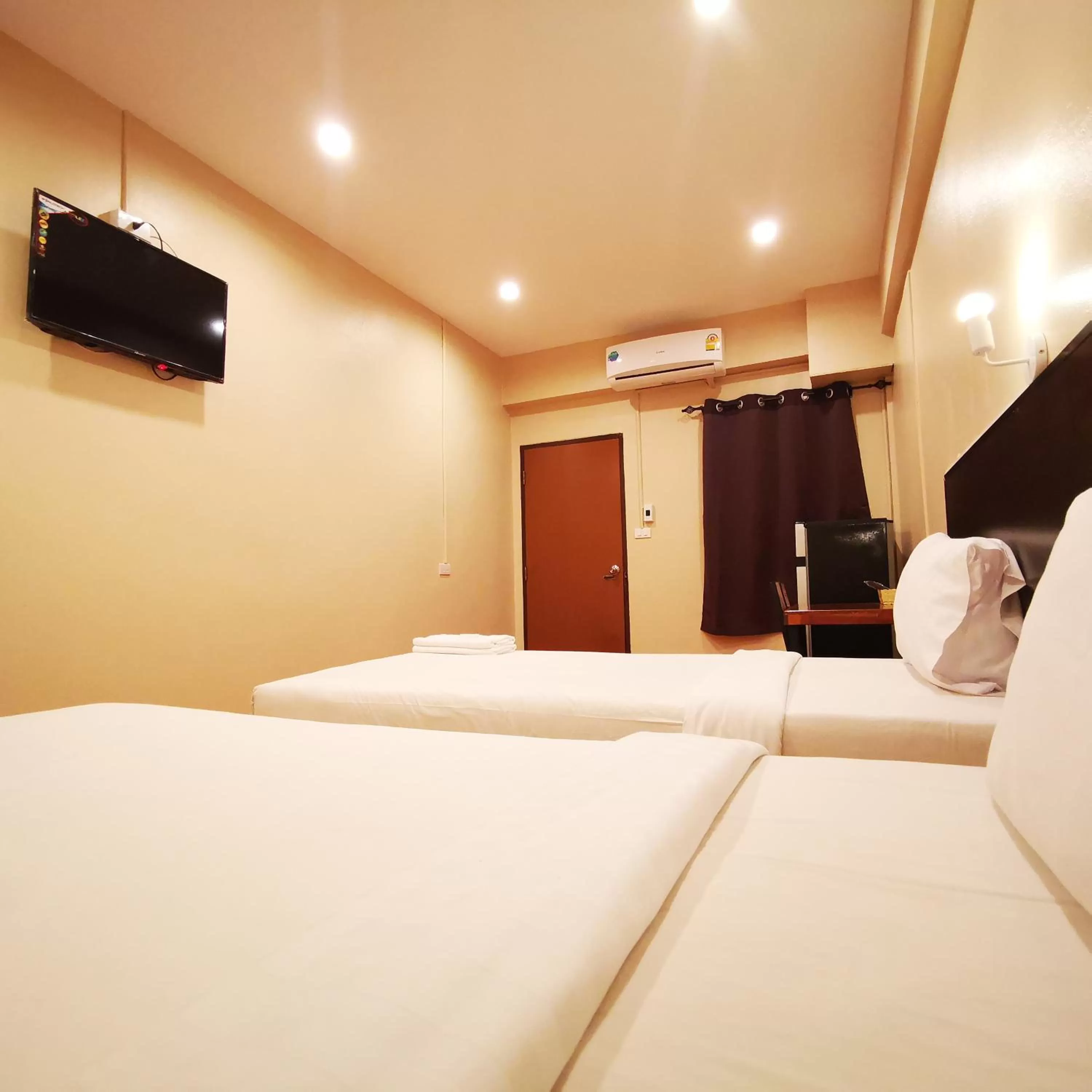 Bed in KKinn South Pattaya