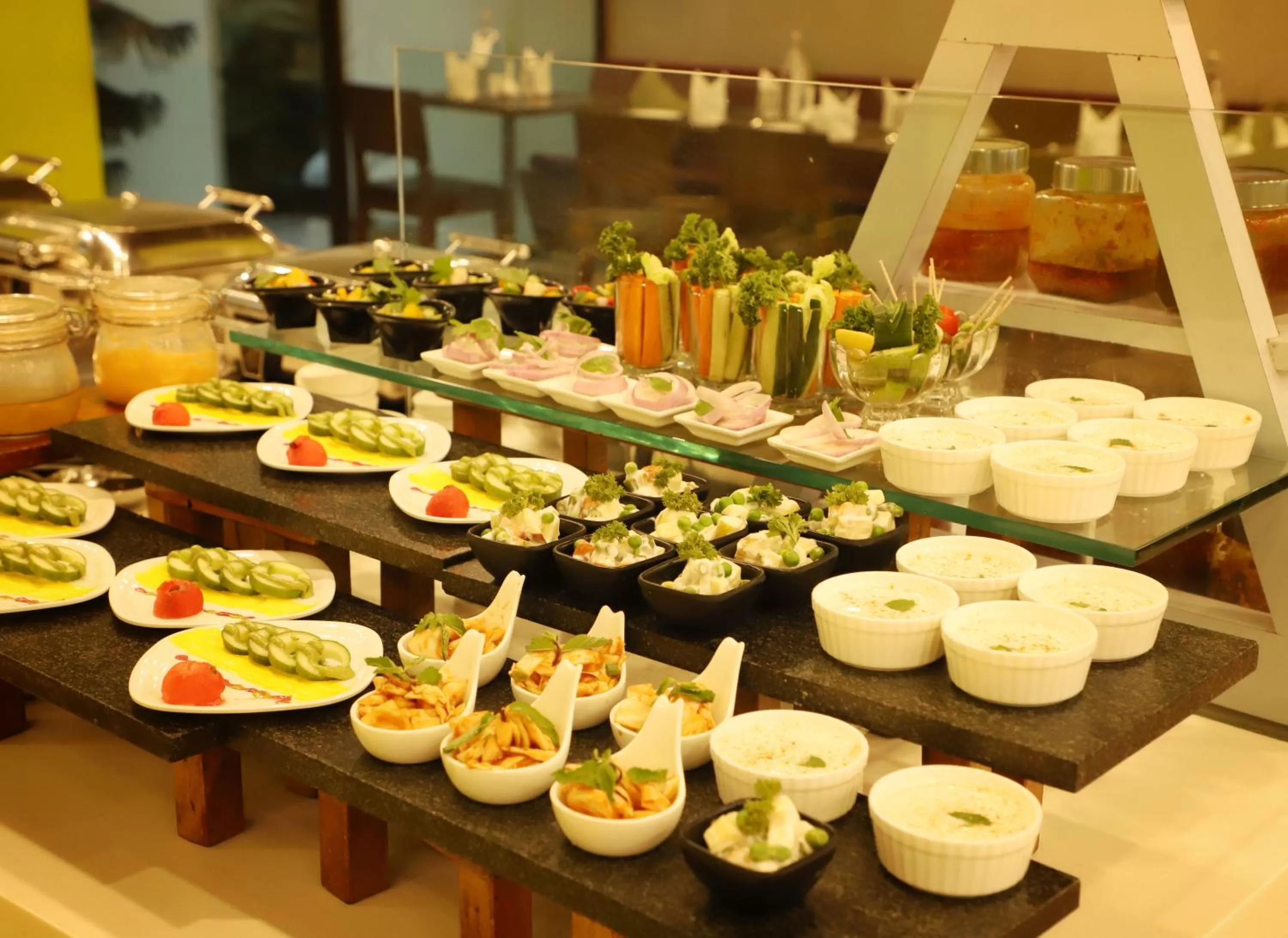 Restaurant/places to eat in Marasa Sarovar Portico -Rajkot