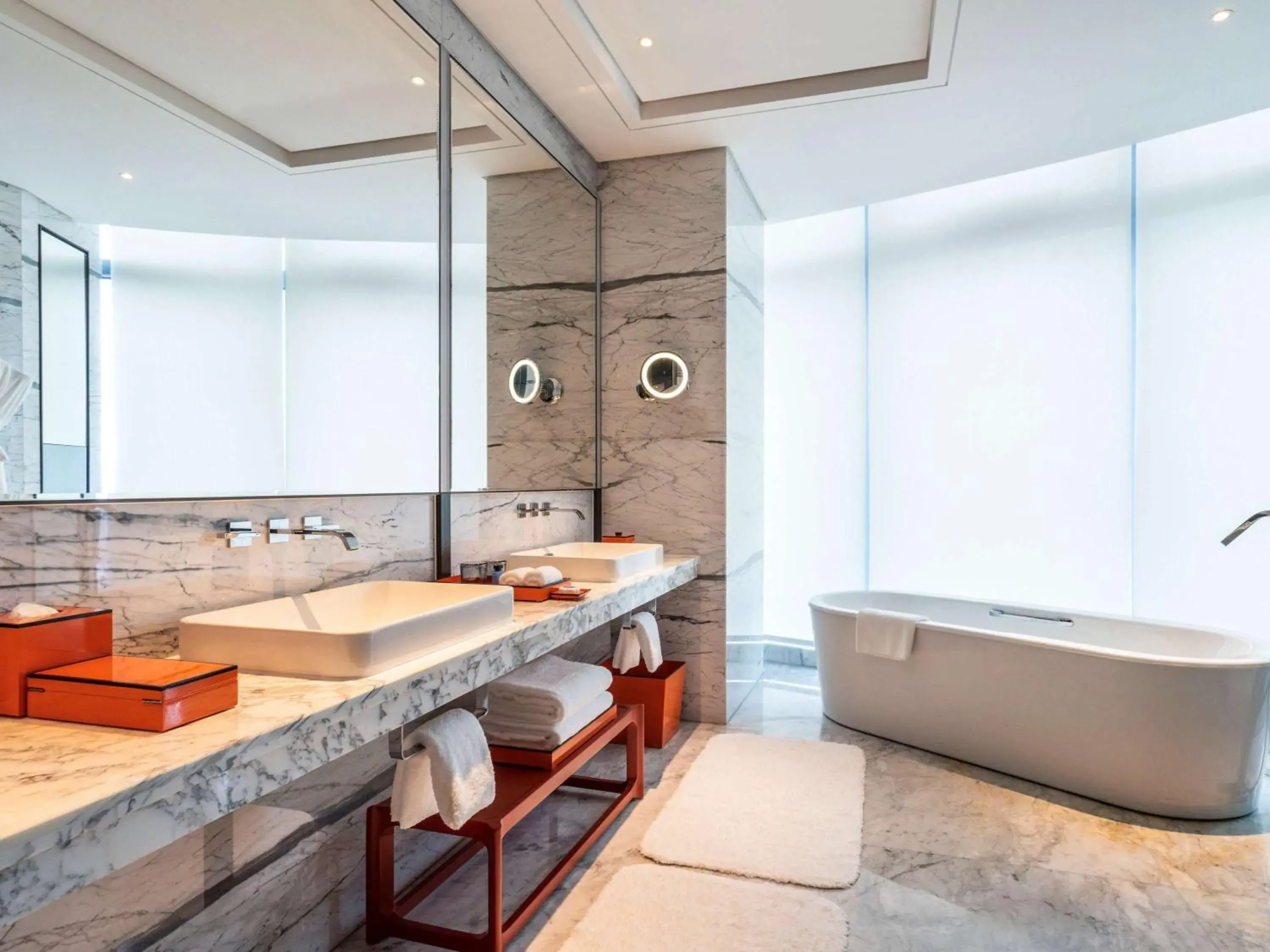 Photo of the whole room, Bathroom in Sofitel Hangzhou Yingguan