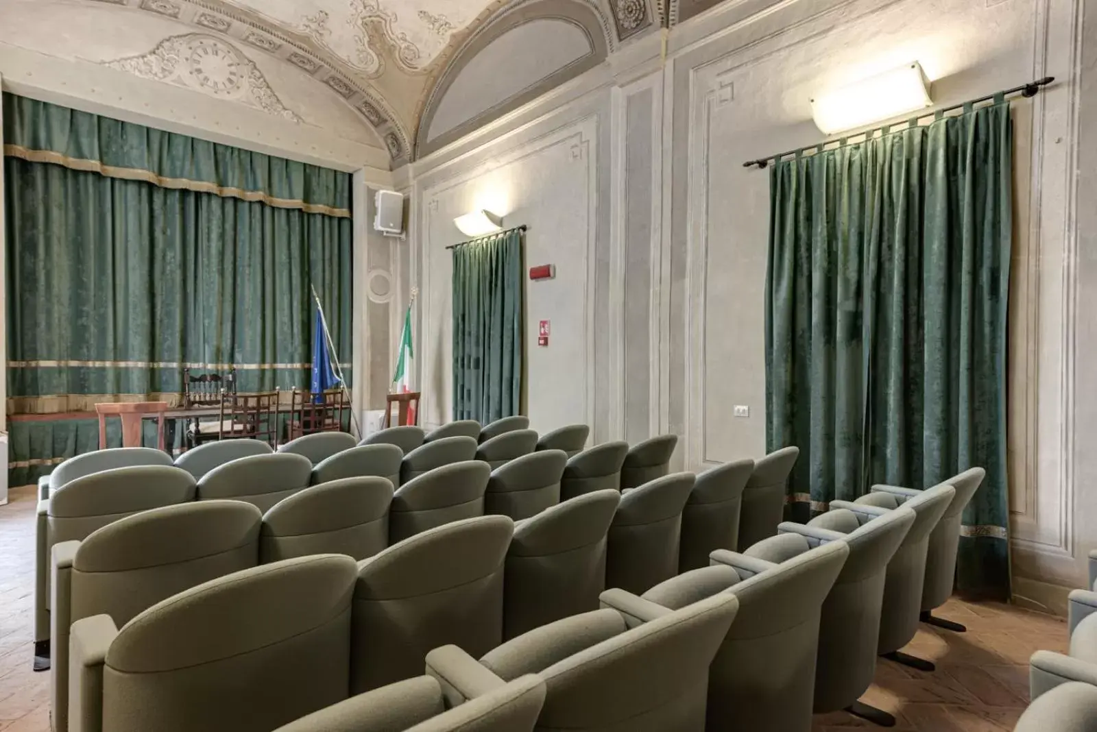 Meeting/conference room in TORRE GIARDINO SEGRETO B&B- Borgo Capitano Collection - Albergo diffuso