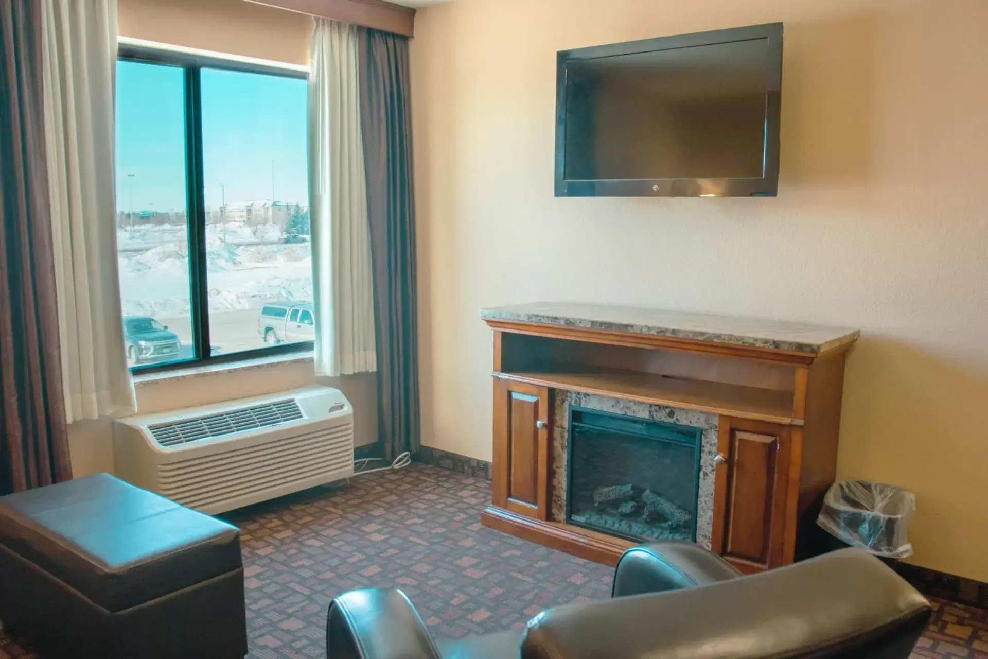 TV and multimedia, TV/Entertainment Center in Expressway Suites of Grand Forks