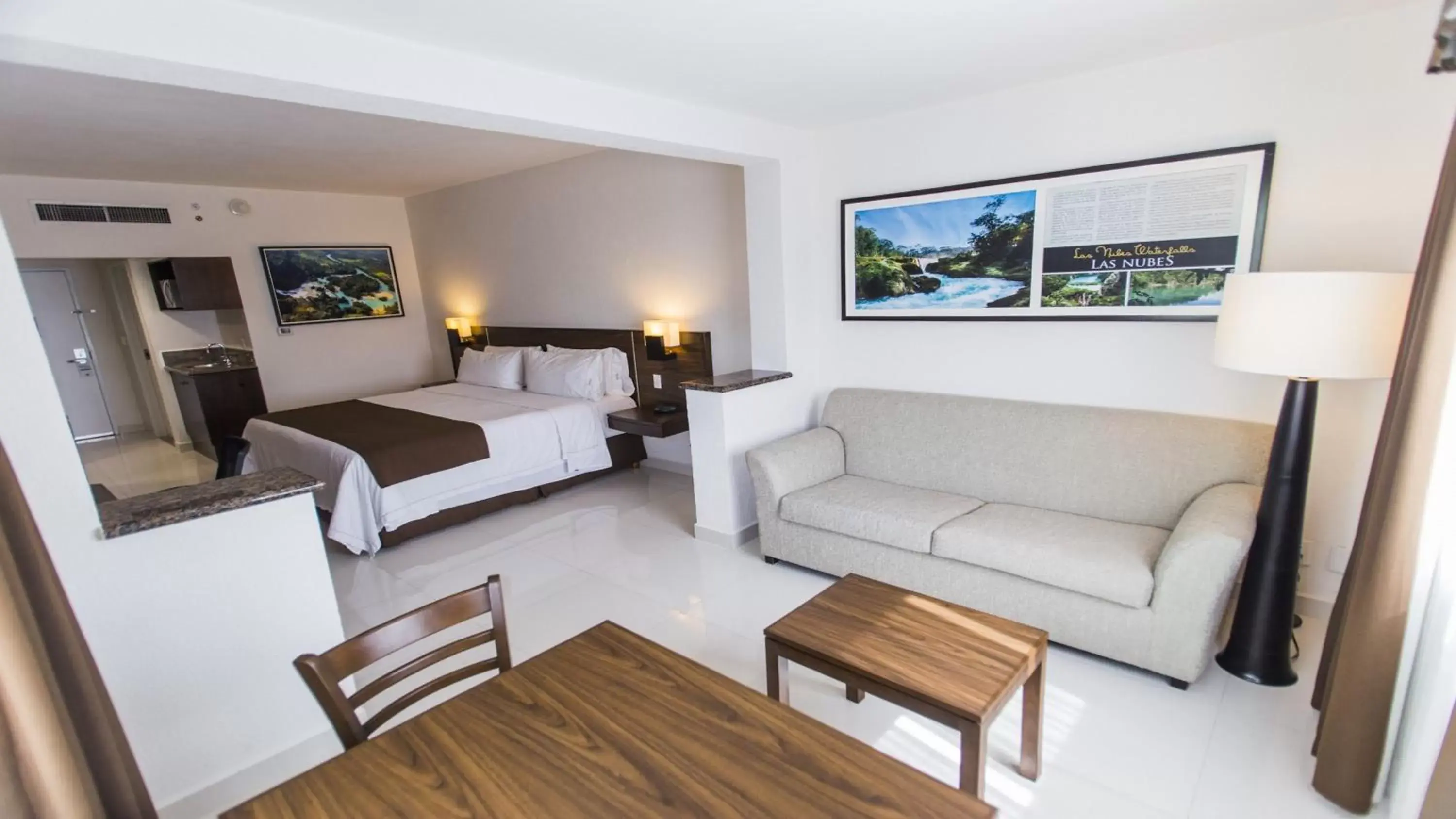 Bedroom, Seating Area in Holiday Inn Express Tuxtla Gutierrez La Marimba, an IHG Hotel