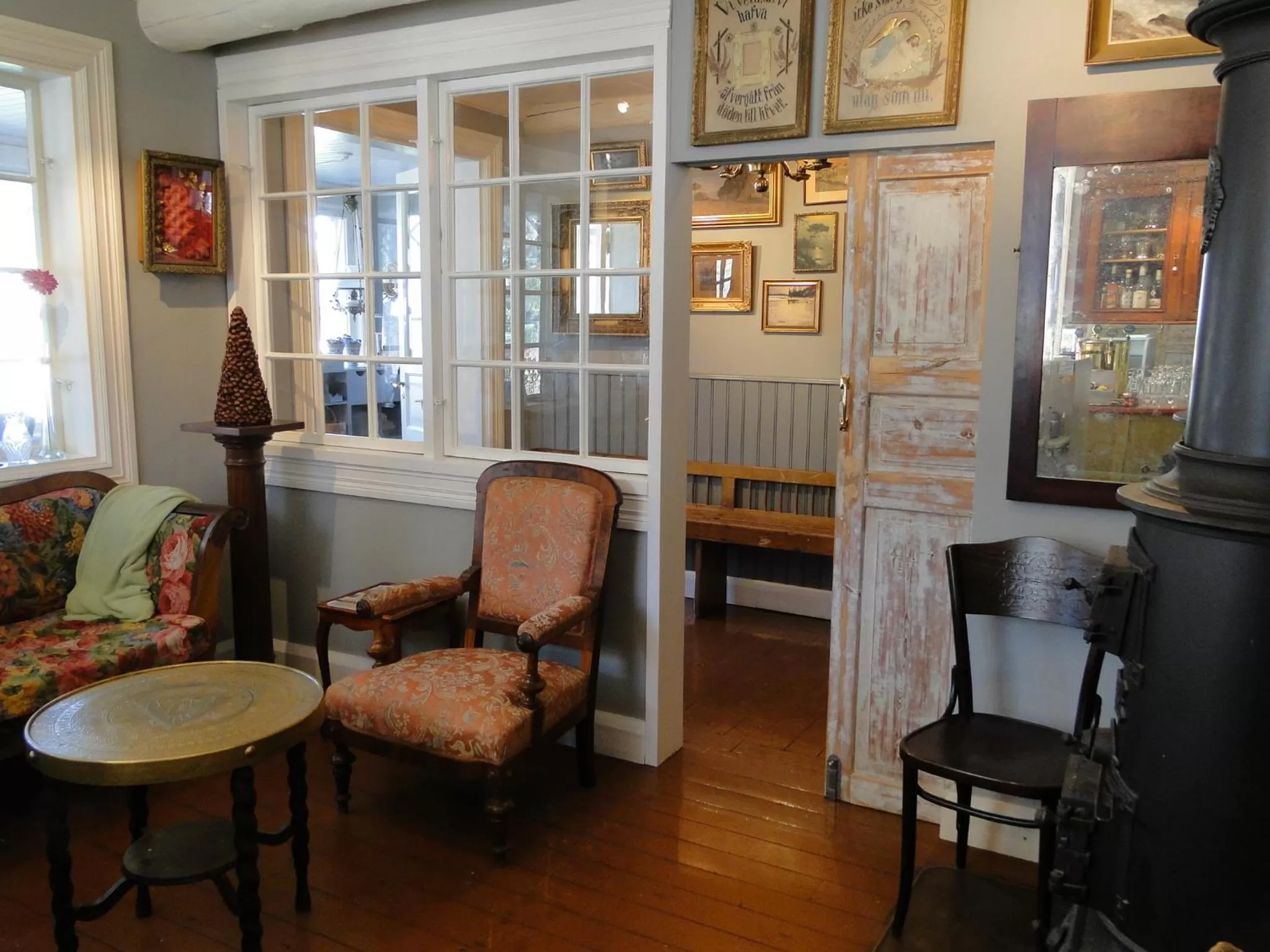 Lobby or reception in Hotel & Cafe Lanterna