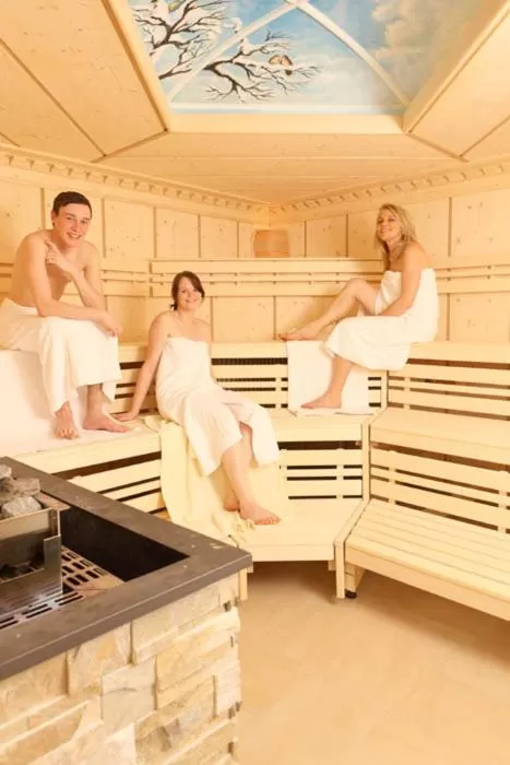 Spa and wellness centre/facilities in Wellness Privathotel Post an der Therme