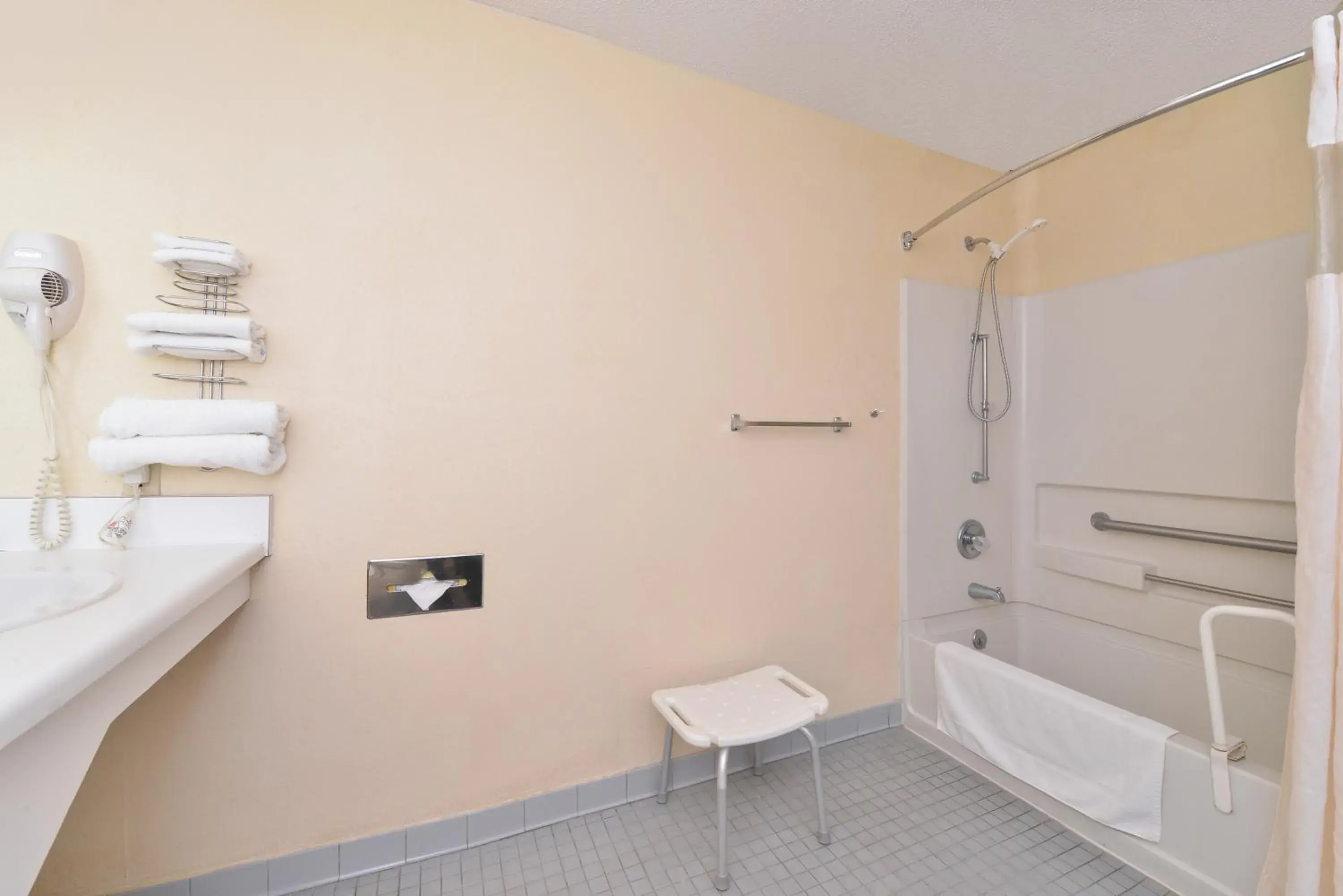 Bathroom in Americas Best Value Inn Edenton