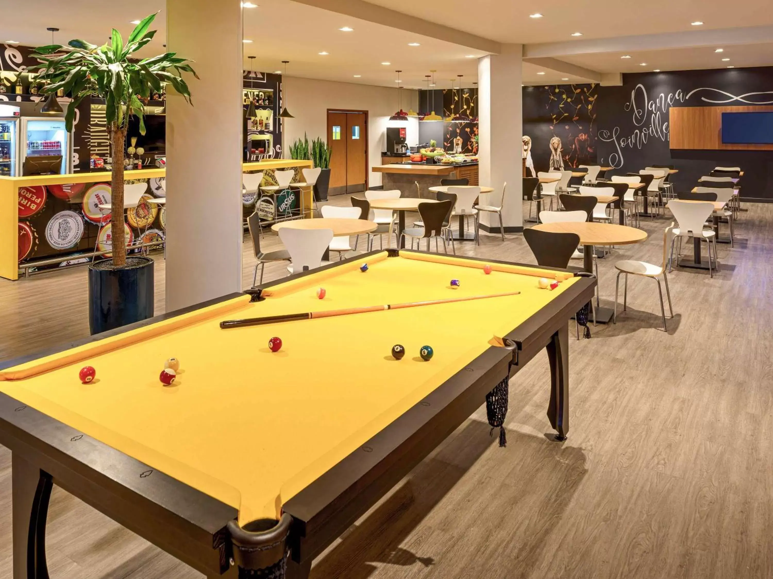 Restaurant/places to eat, Billiards in ibis Joinville