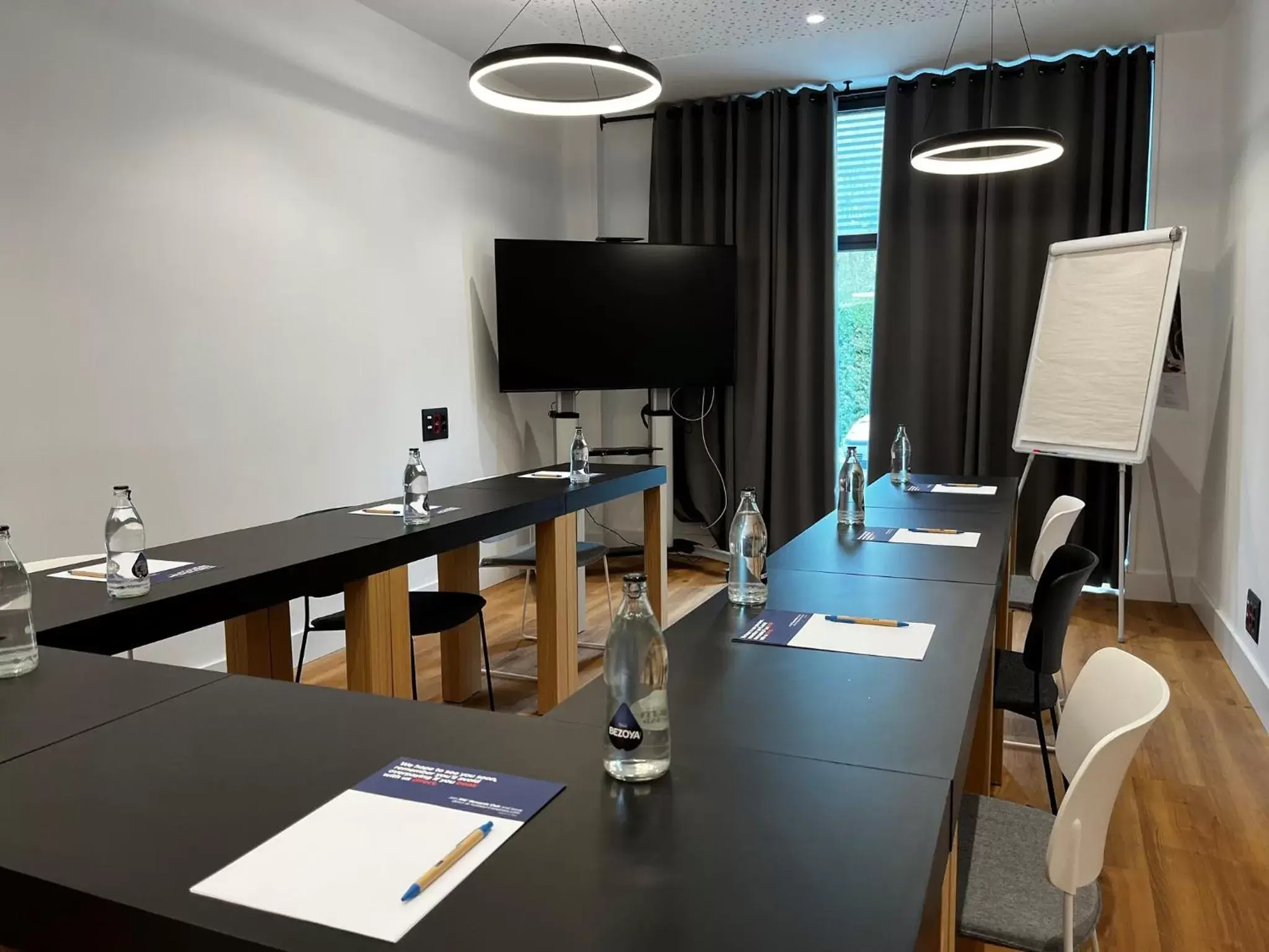 Meeting/conference room in Holiday Inn Express Bilbao Airport, an IHG Hotel