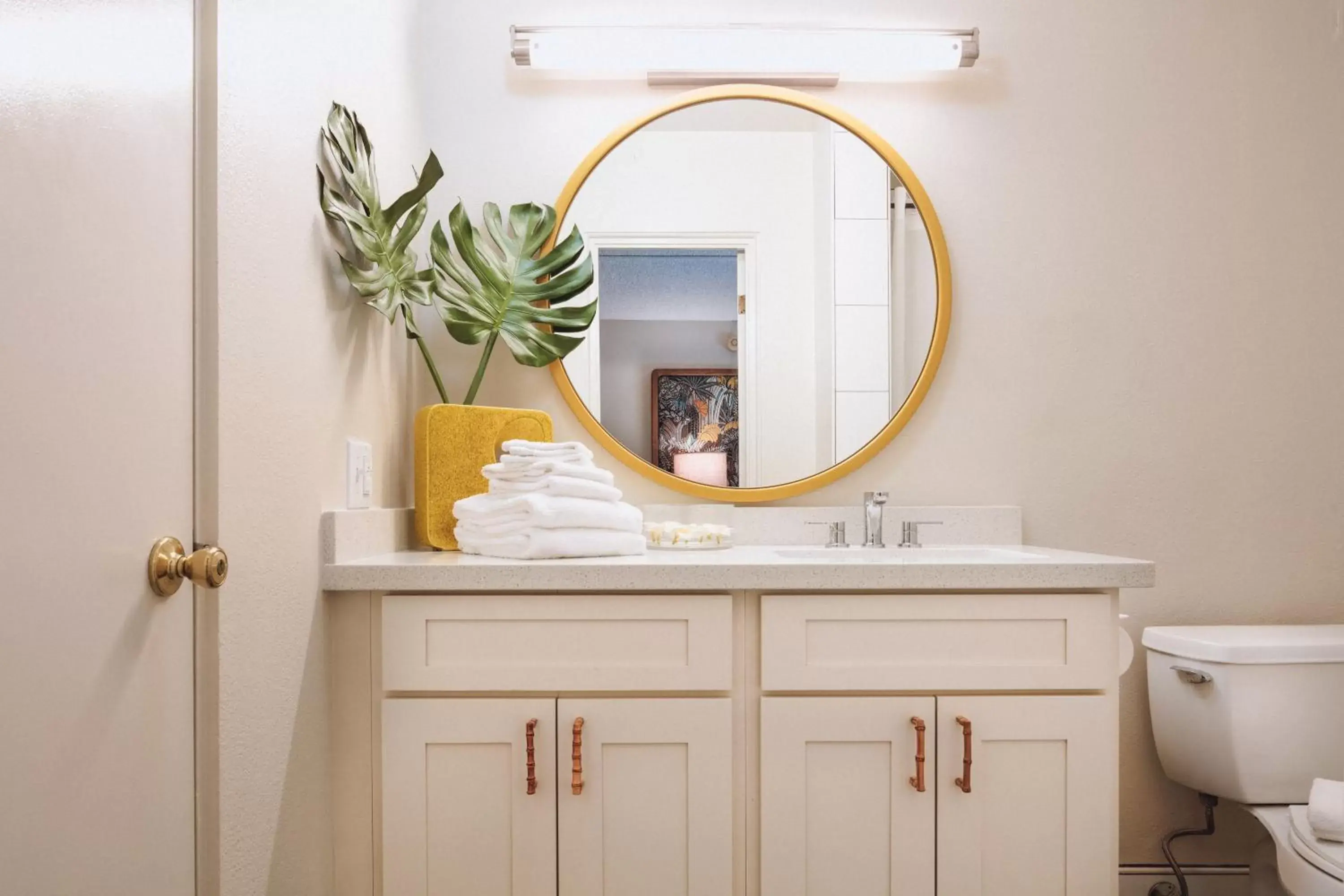 Bathroom in White Sands Hotel