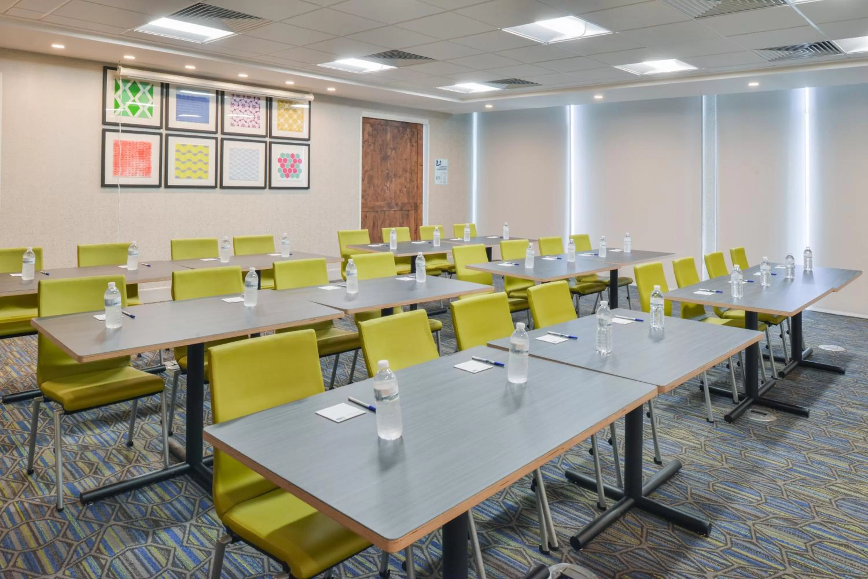 Meeting/conference room in Holiday Inn Express & Suites - Chadron by IHG