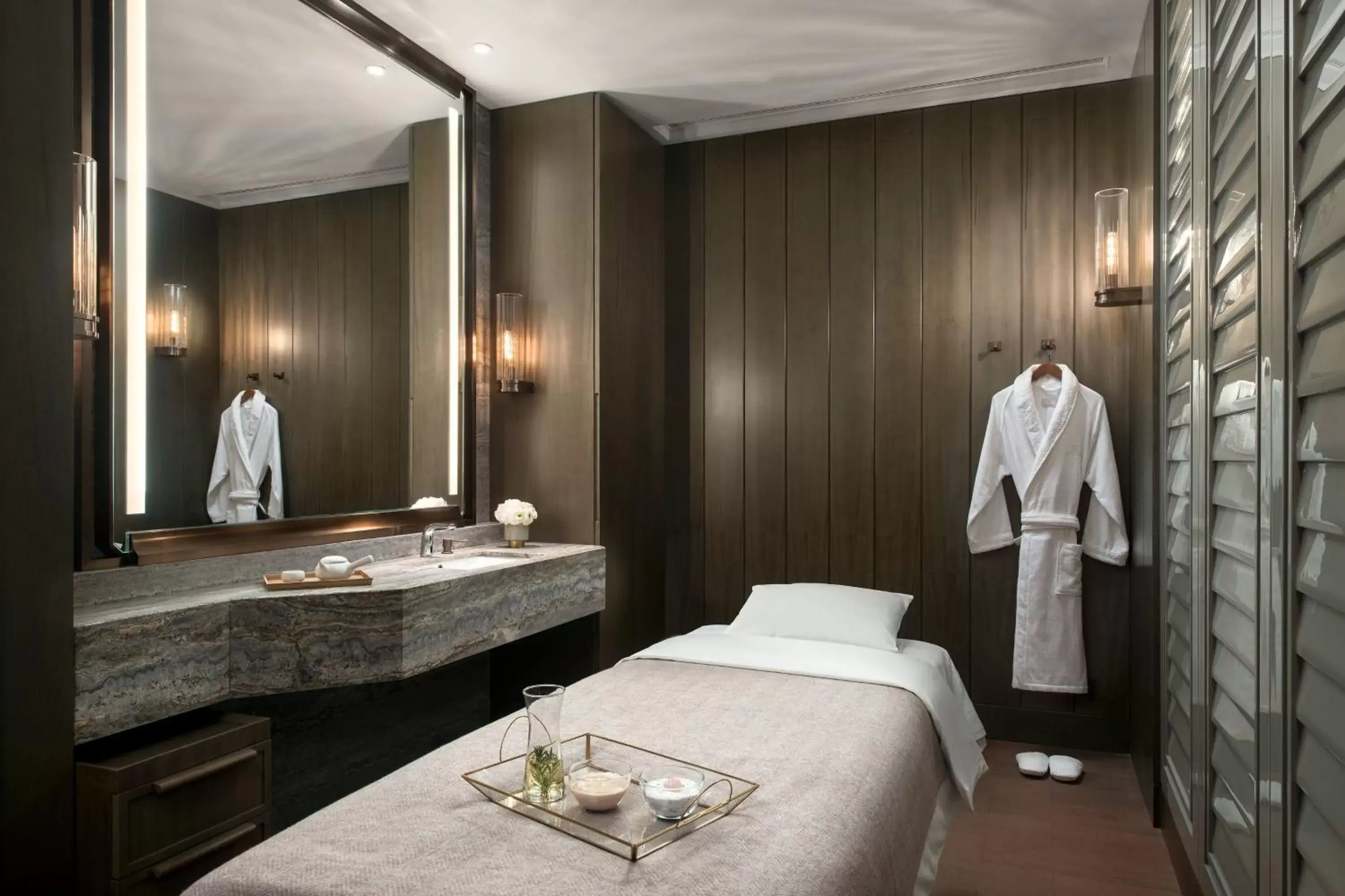 Spa and wellness centre/facilities, Bathroom in The St. Regis Hong Kong